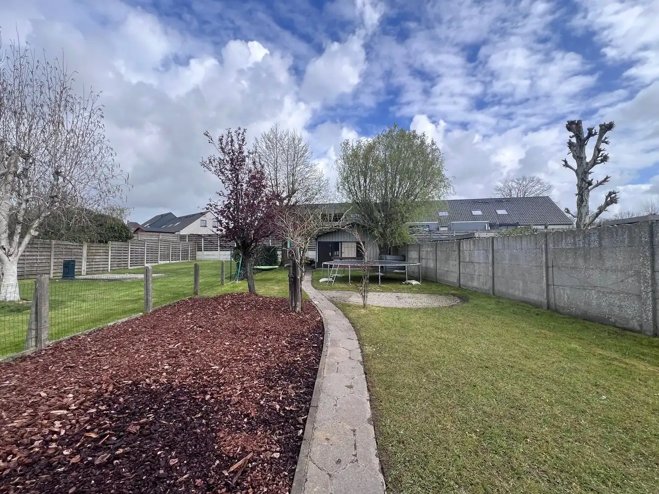 Gezellige woning met 3 slaapkamers, garage en zongerichte tuin. foto 9