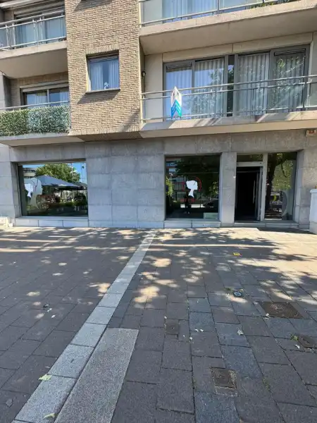 Handelspand van 122 m² in Genk-centrum, tegenover Shopping 1 foto 14
