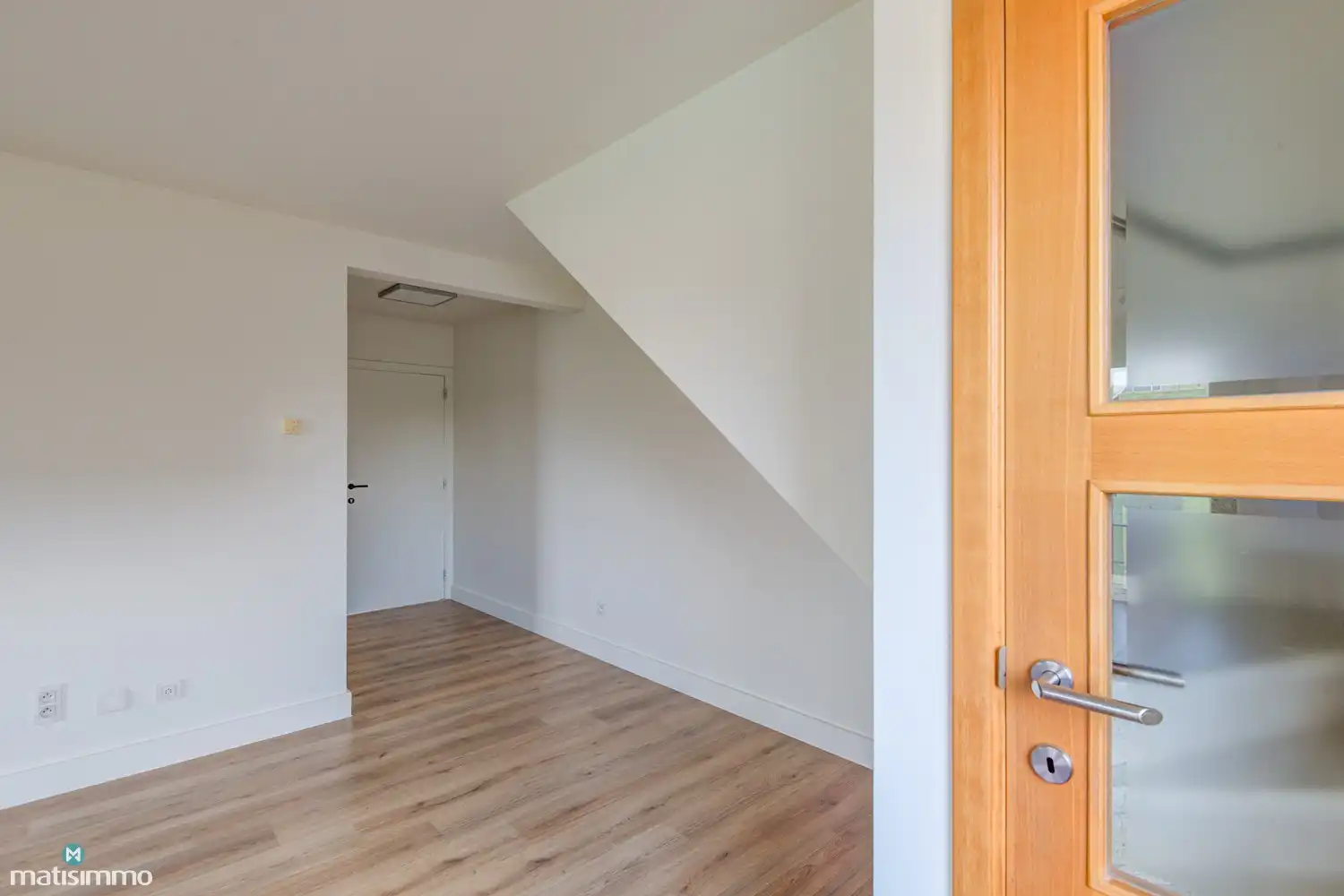 DUPLEXAPPARTEMENT MET AUTOSTAANPLAATS, GARAGEBOX EN KELDERBERGING NABIJ CENTRUM BILZEN foto 4