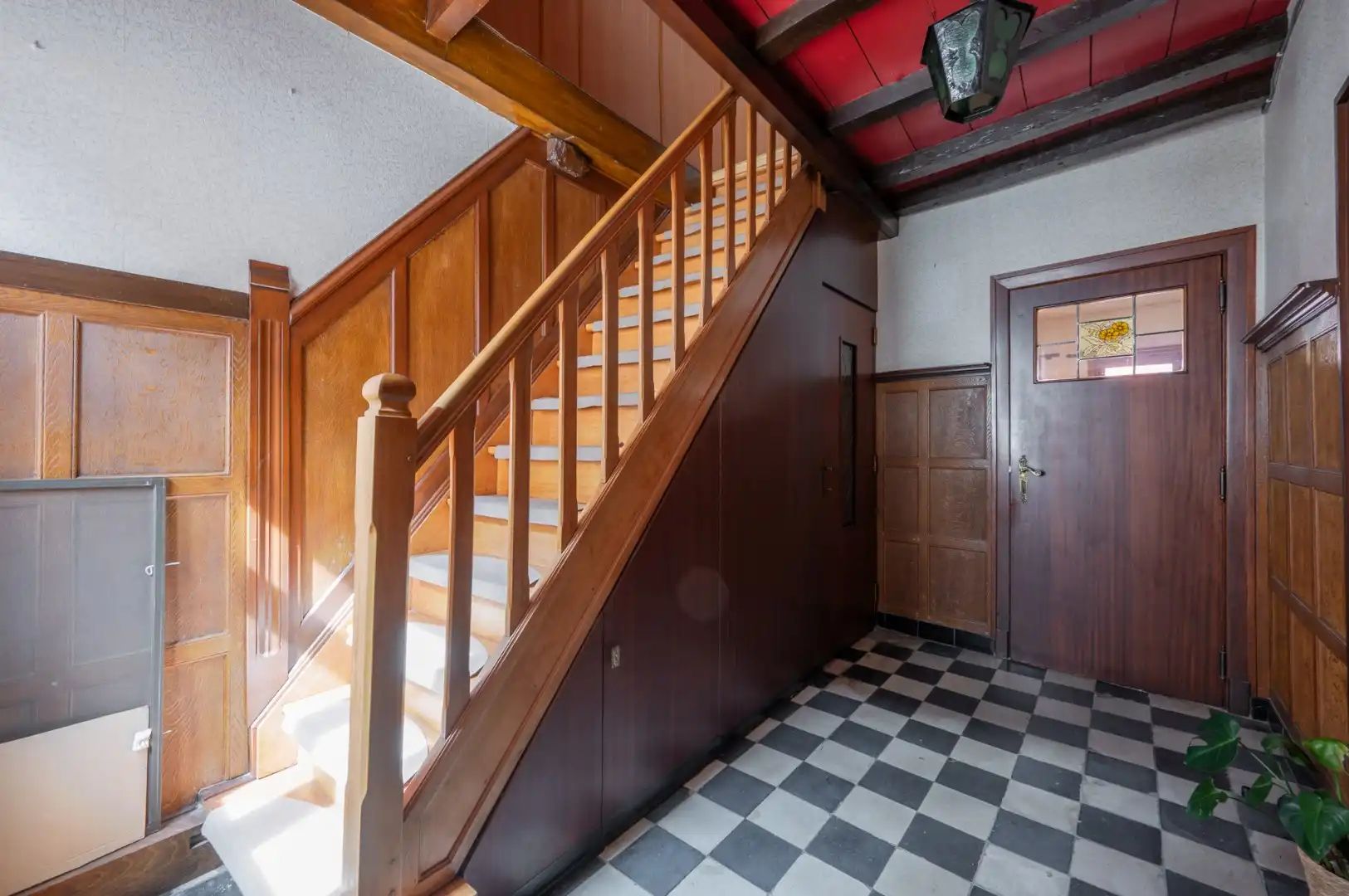 Karaktervolle Brugse woning met renovatiepotentieel vlakbij de Vesten foto 2