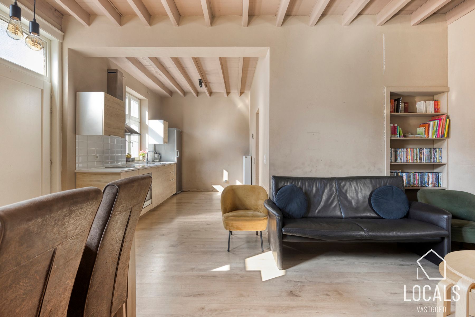 Op te frissen woning in het centrum van Liedekerke foto 5