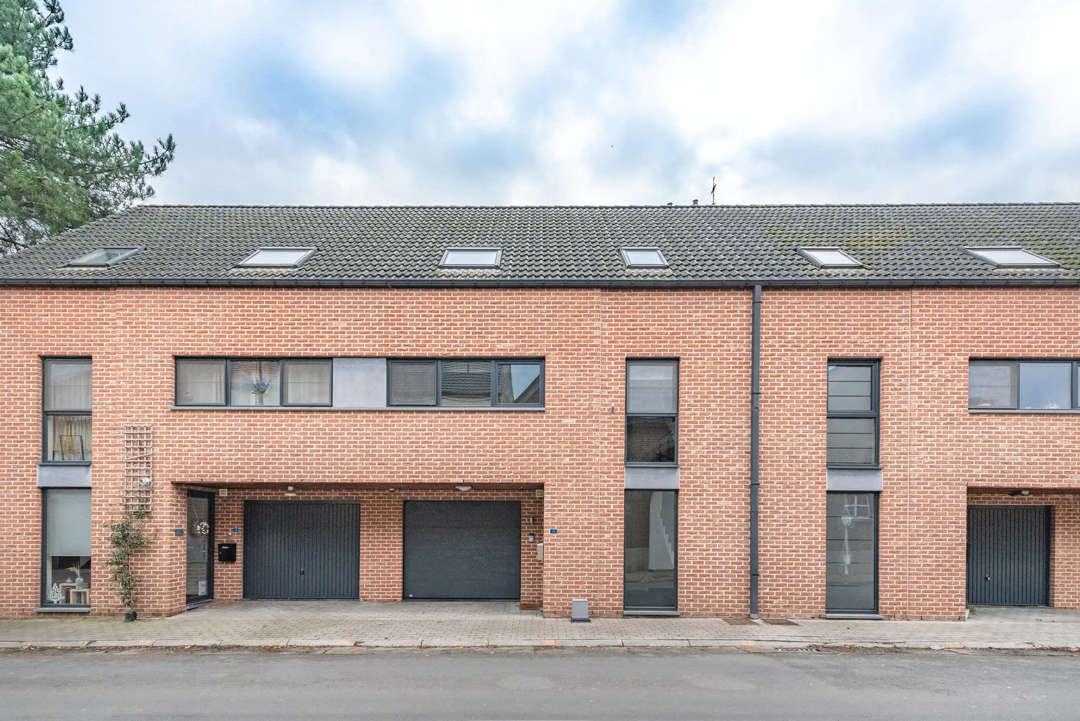 Ruime en energiezuinige gezinswoning te Zussen foto {{pictureIndex}}