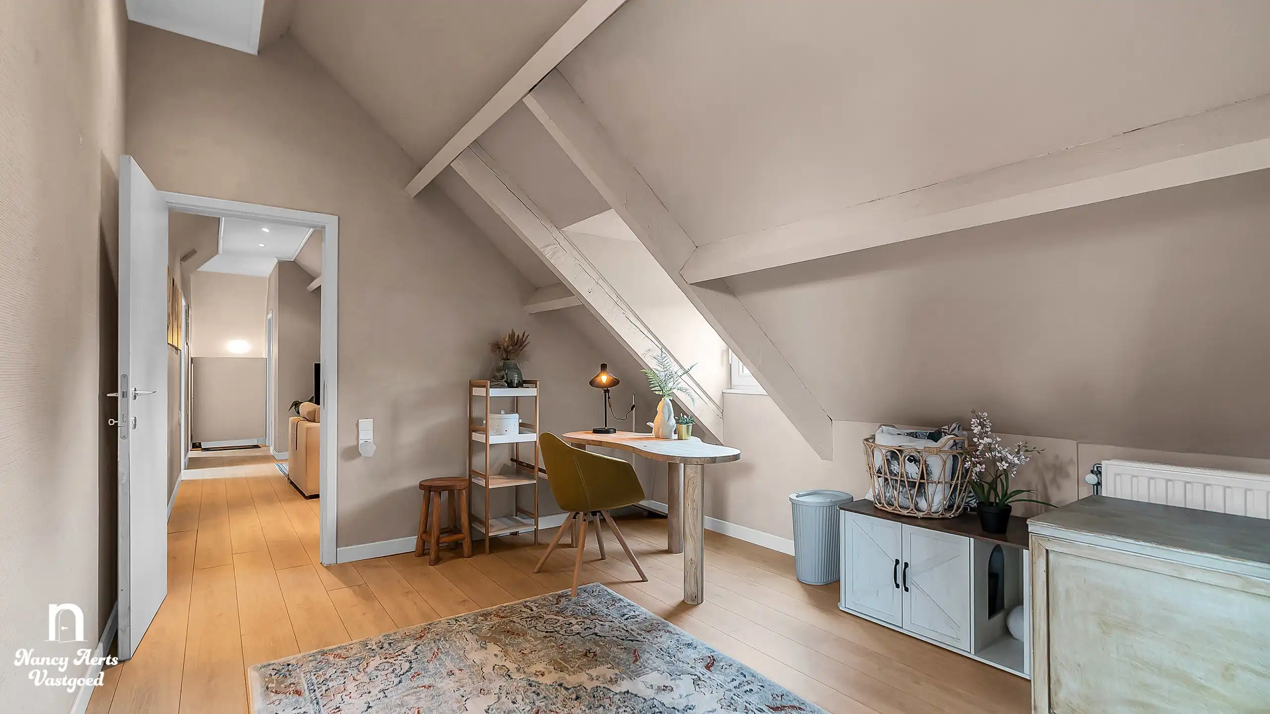 Veelzijdige villa met bijna 20 are groen en aparte woonunit foto 25