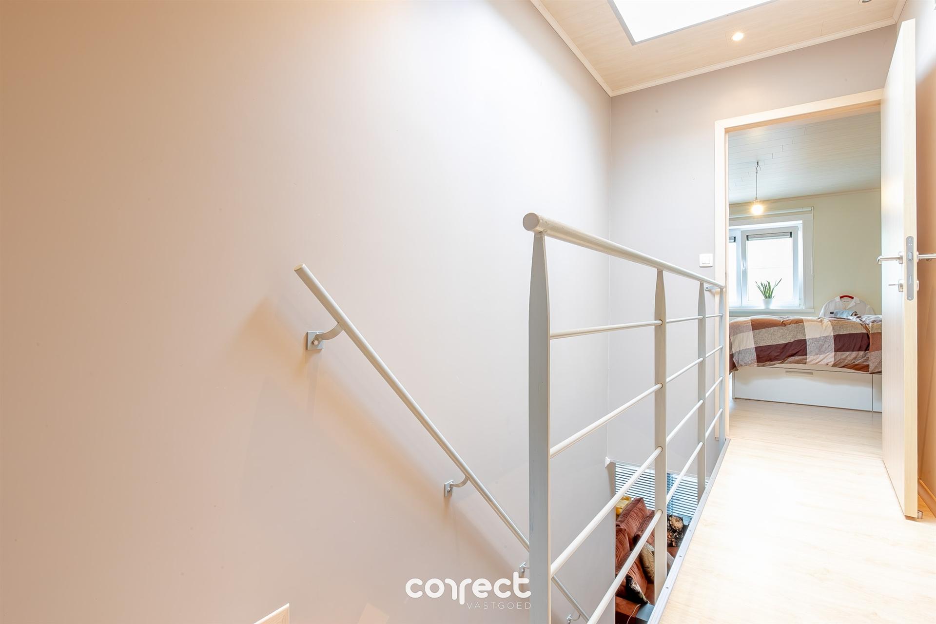Instapklare woning met 2 slaapkamers, zonnige tuin en garage.  foto 5