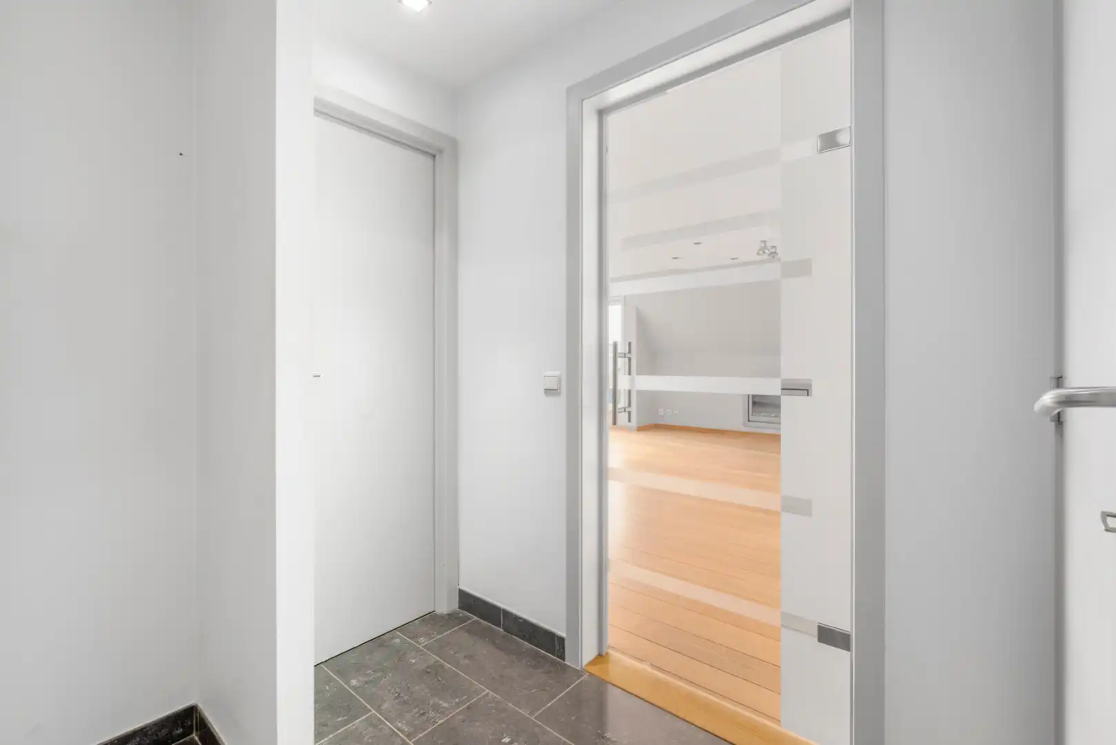 RUIM DUPLEX APPARTEMENT MET 4 SLAAPKAMERS foto 20