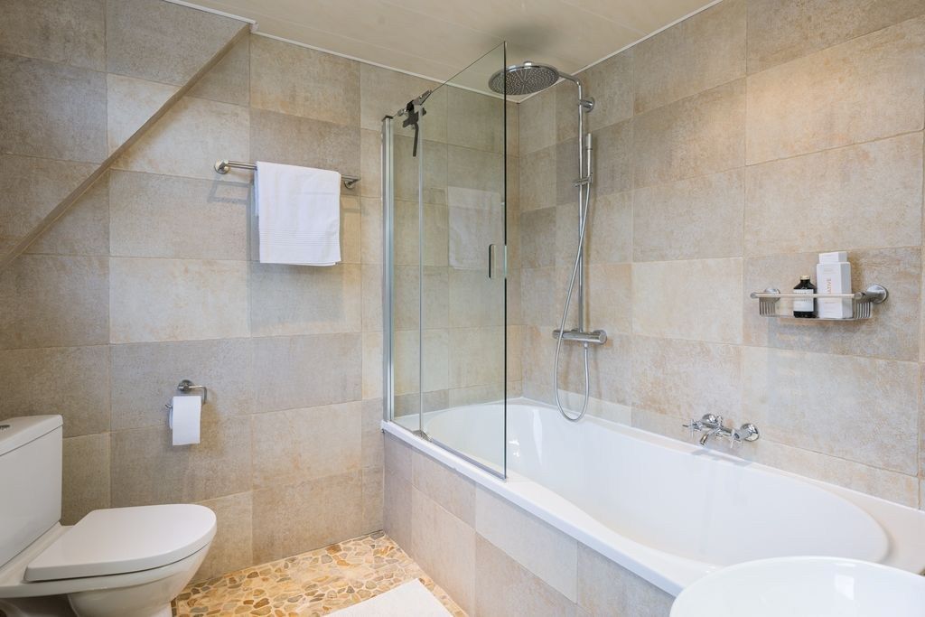 Gezellig gerenoveerde woning op unieke locatie foto 17