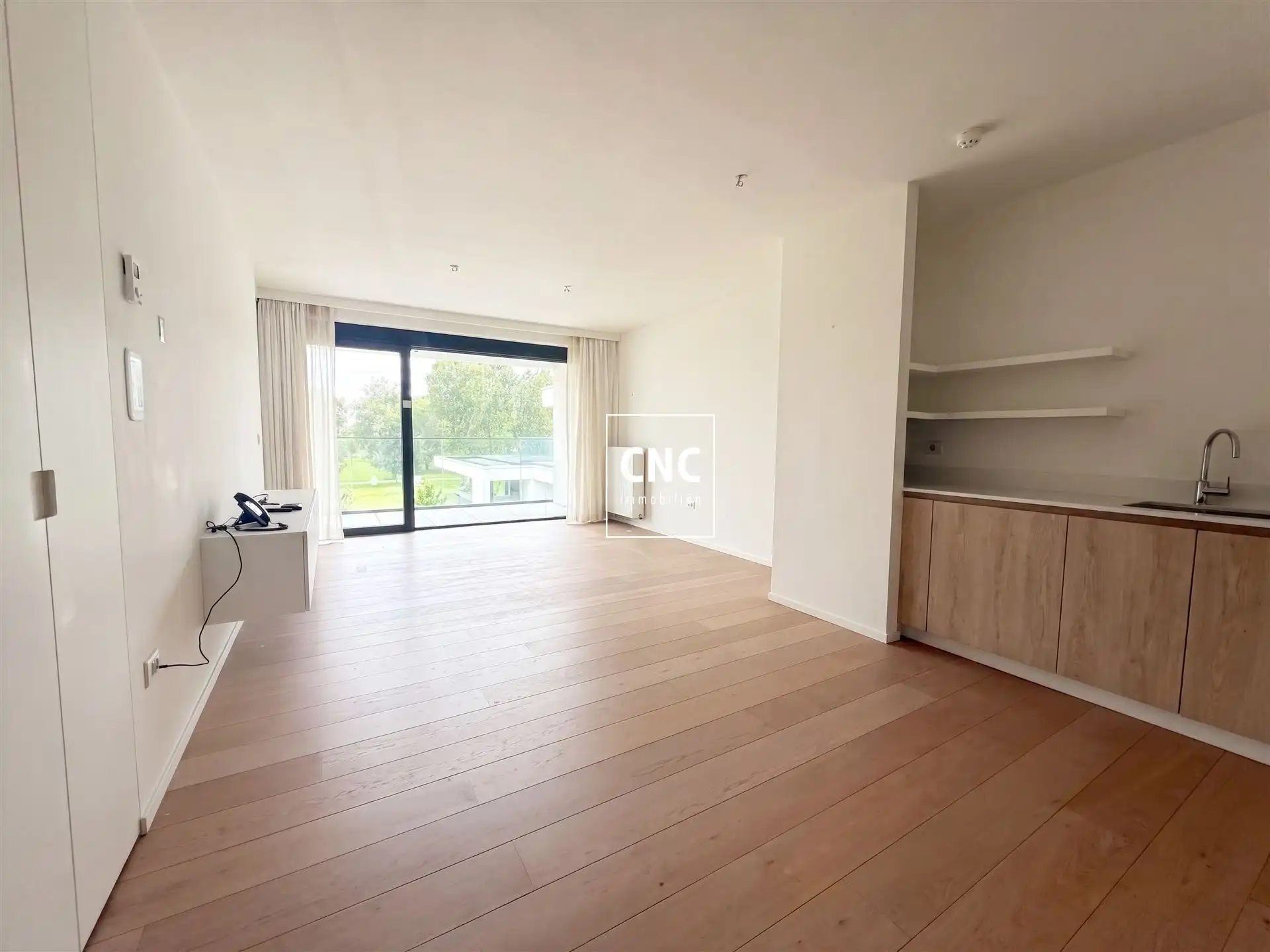 Prachtig instapklaar serviceflat met gigantische terras foto 3