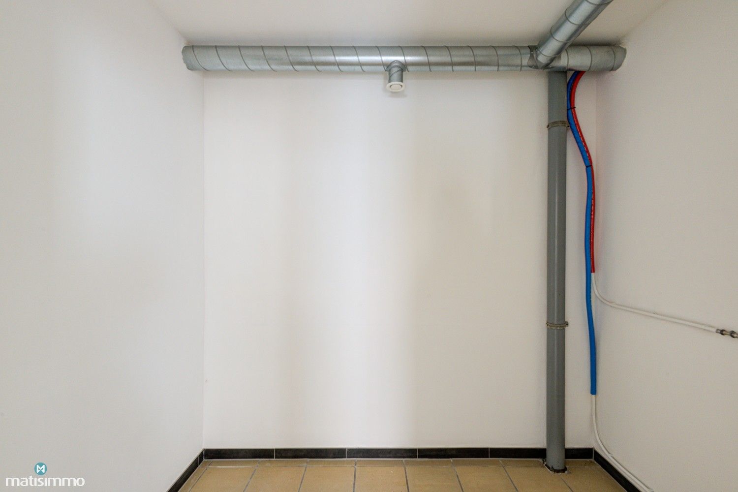 INSTAPKLAAR APPARTEMENT MET 2 SLAAPKAMERS, TUIN EN GARAGE IN SCHOONBEEK foto 10