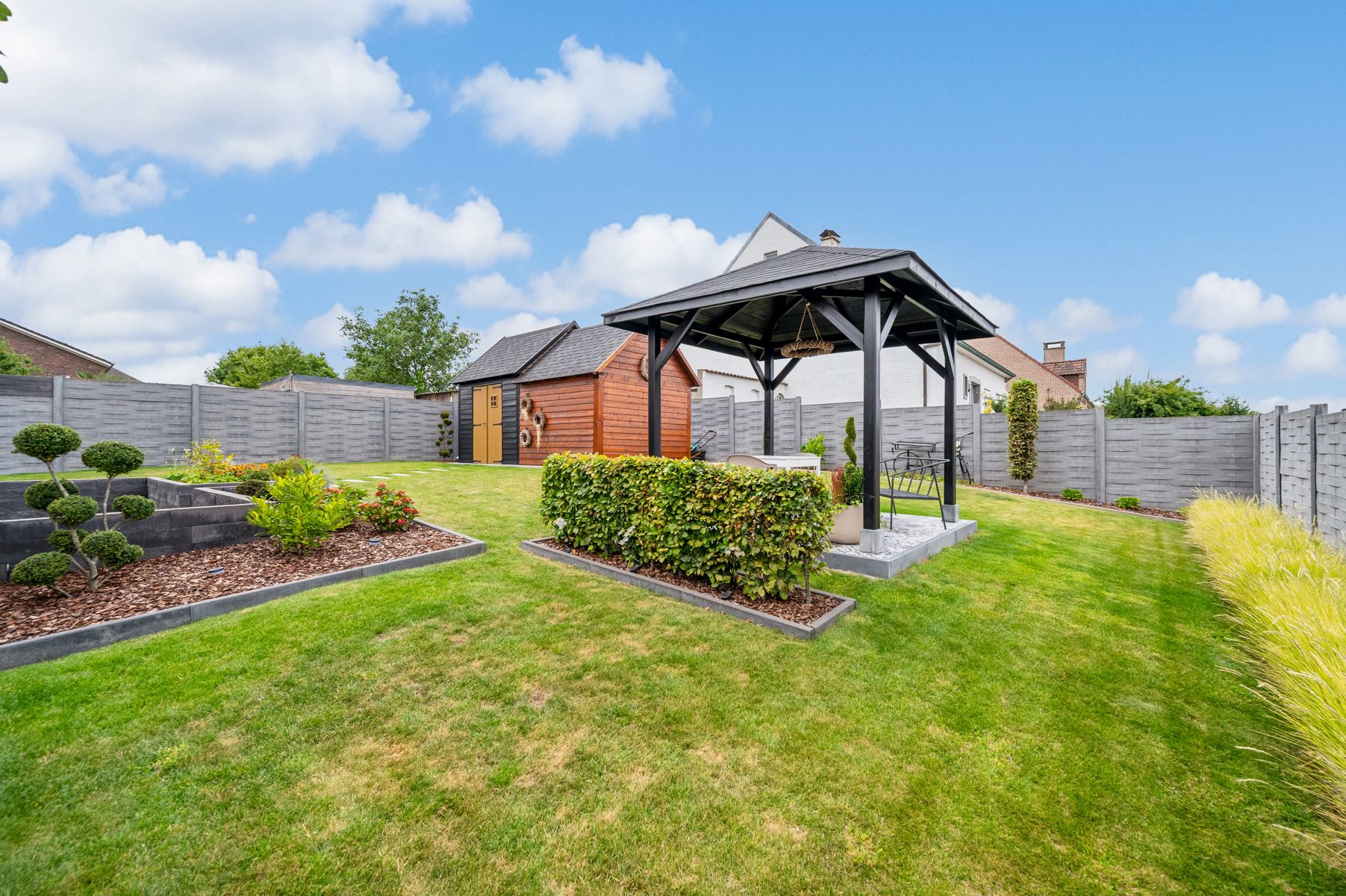 Recente (2020) open bebouwing met tuin en 3 slaapkamers foto 25