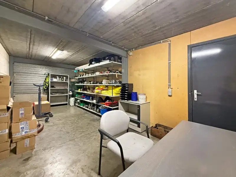 Magazijn te huur van 950 m² vlakbij de A12 foto 8