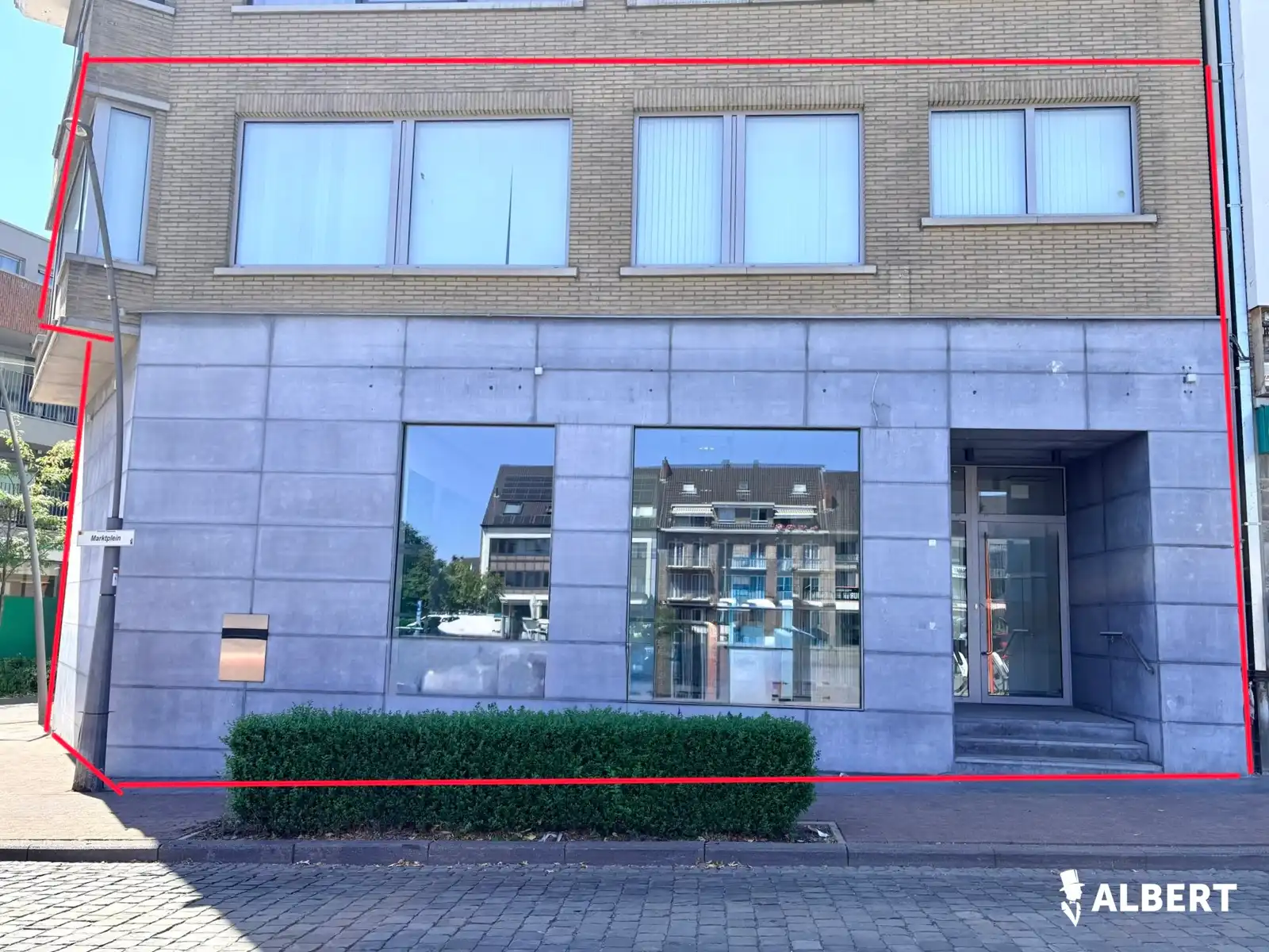 Lichtrijk handelspand van 497m2 op toplocatie! foto 3