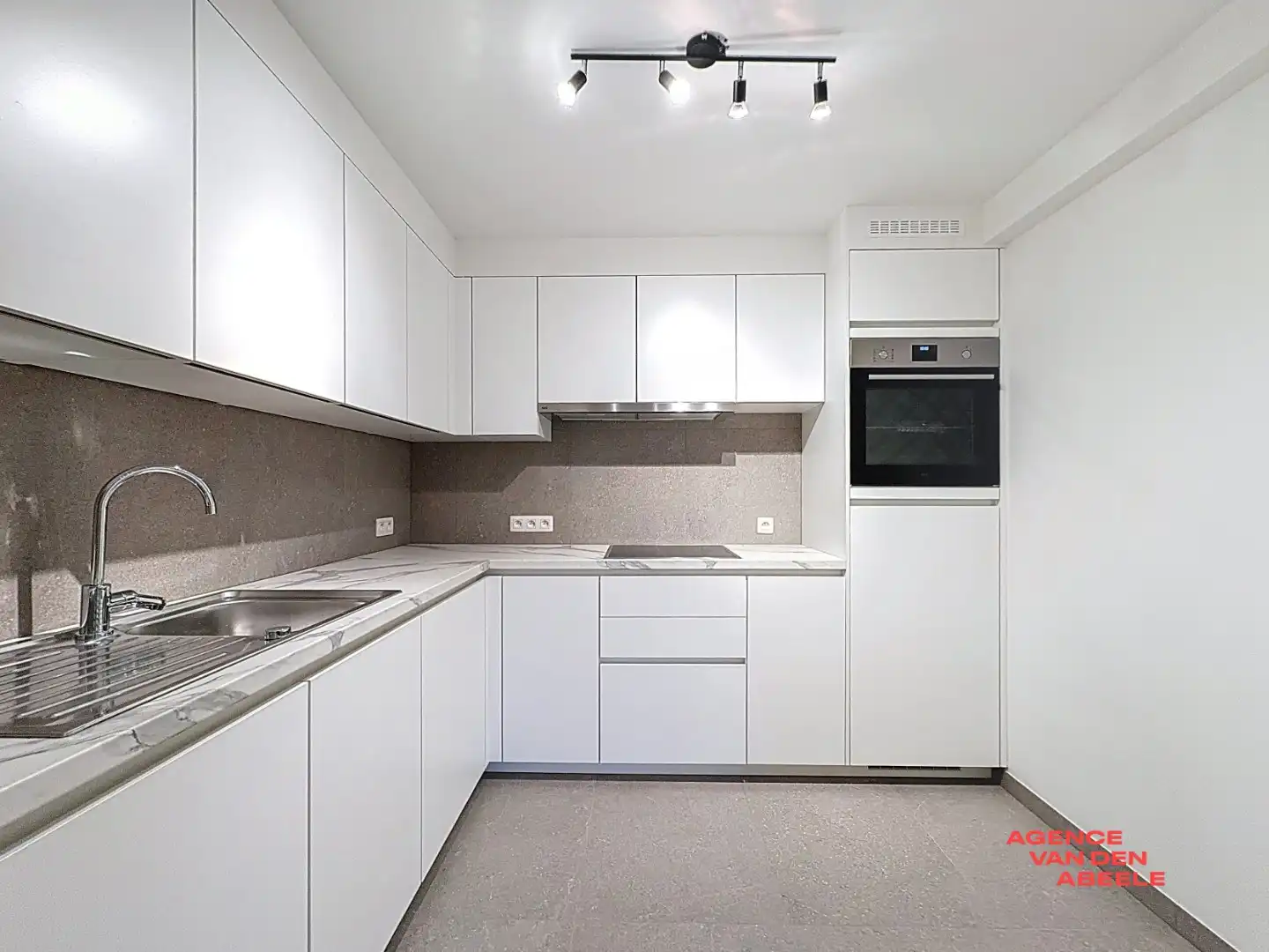 Gerenoveerd dakappartement op rustige ligging foto 4