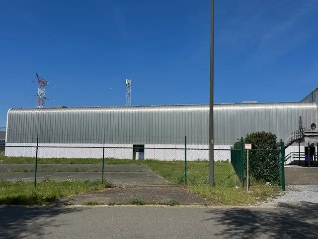 MULTIFUNCTIONEEL RUIM EN HOOG BEDRIJFSPAND foto 10