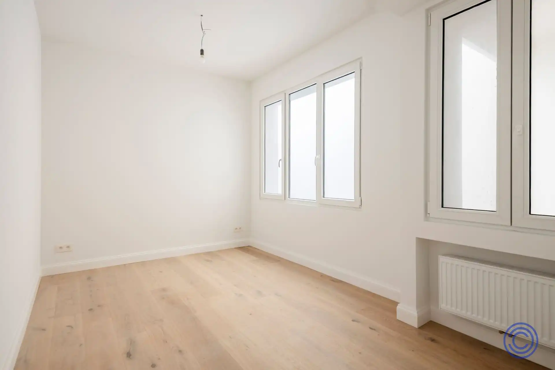 Volledig gerenoveerd appartement met kantoor en groot terras! foto 3