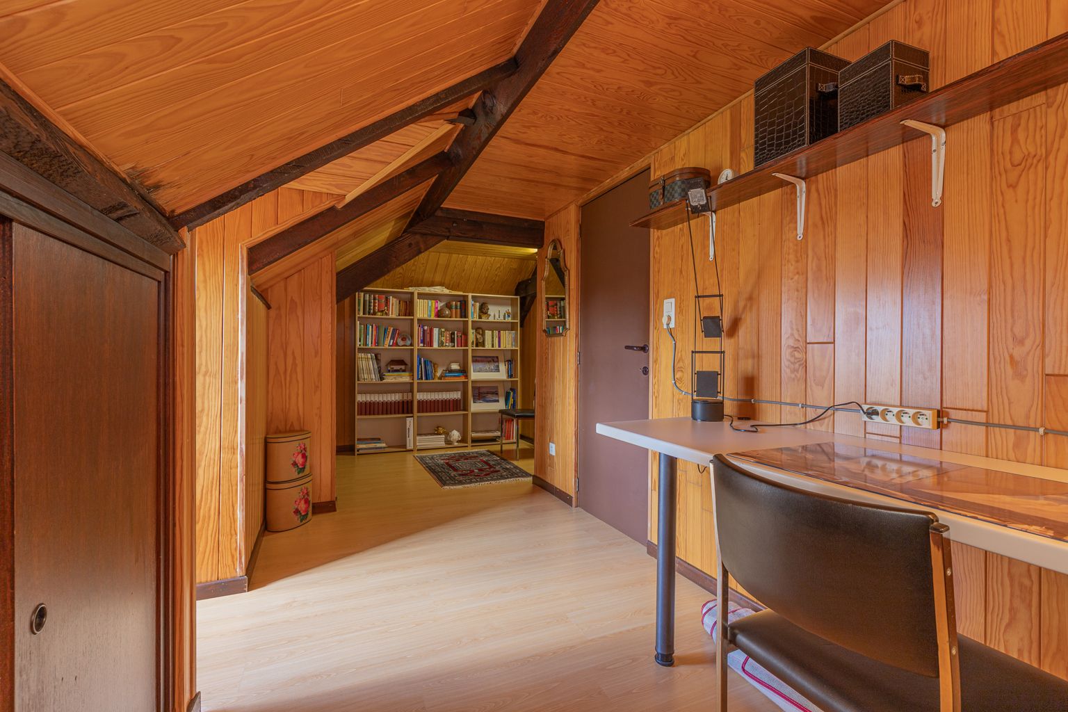 Open bebouwing met 4 slpks en veel opbergruimte! foto 15