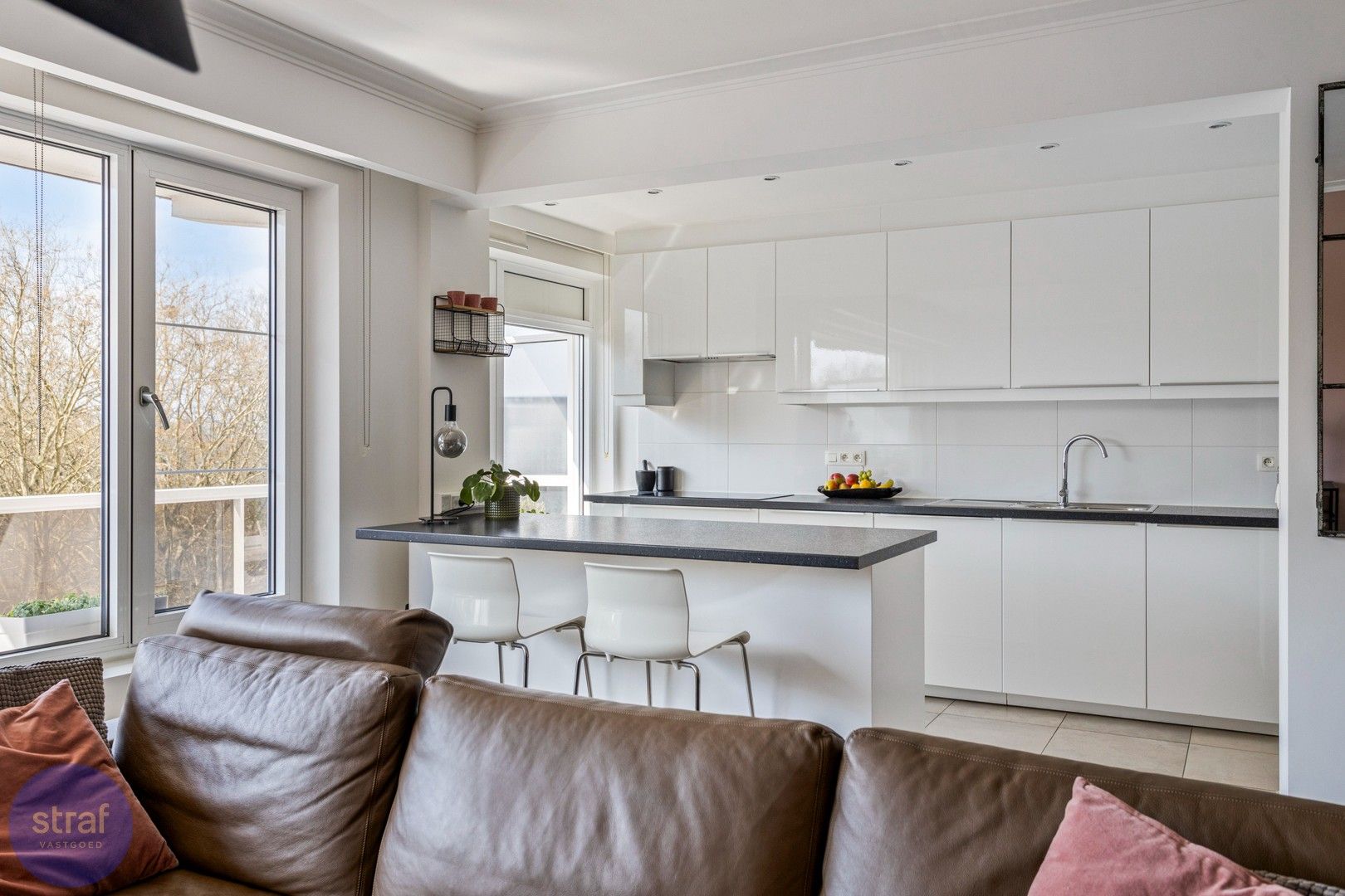 Gerenoveerd appartement met 3 slaapkamers op de 6de verdieping foto 5