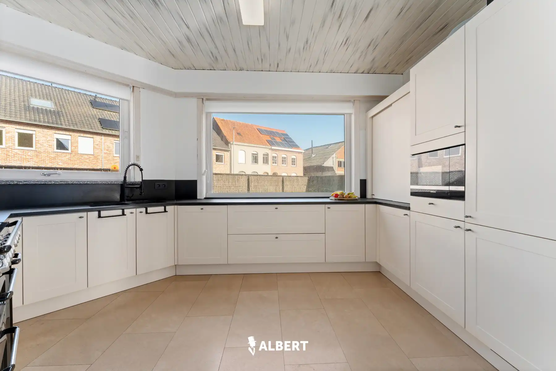 Statige open bebouwing met 4 slaapkamers, bureel, tuin, terras en garage in Izegem foto 7