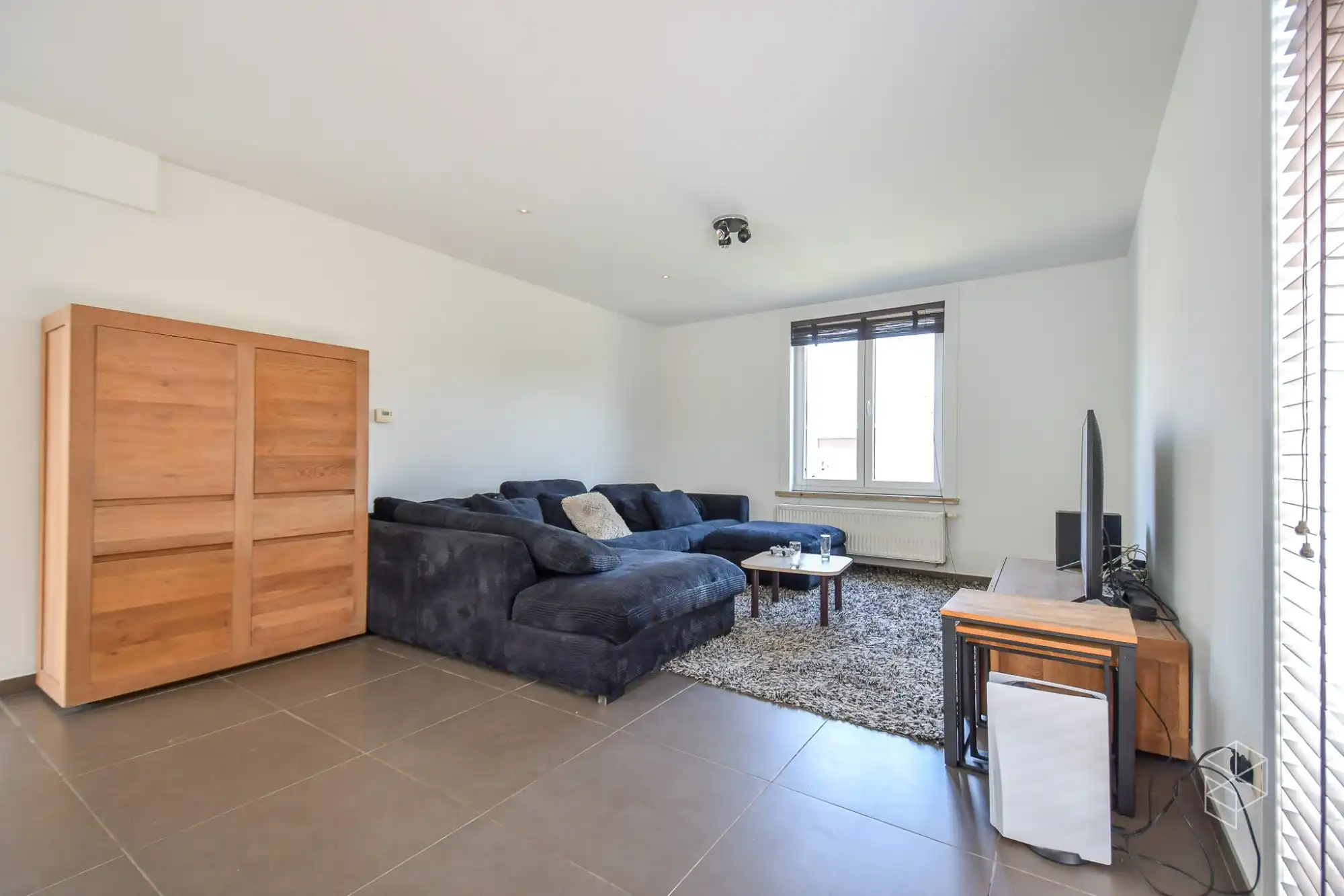 GROTE (254m²) instapklare gezinswoning met 4 slaapkamers, zwembad en poolhouse foto 13
