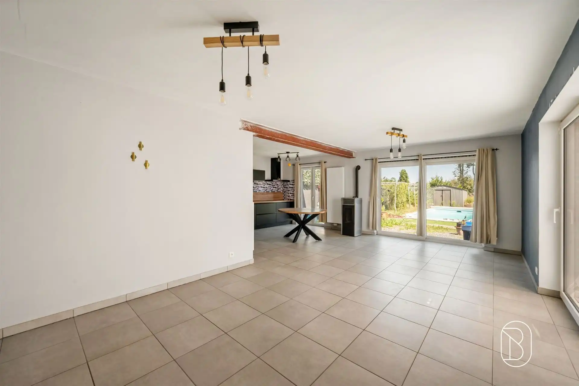Recente woning (2021) met 4 slpk en zwembad! foto 11