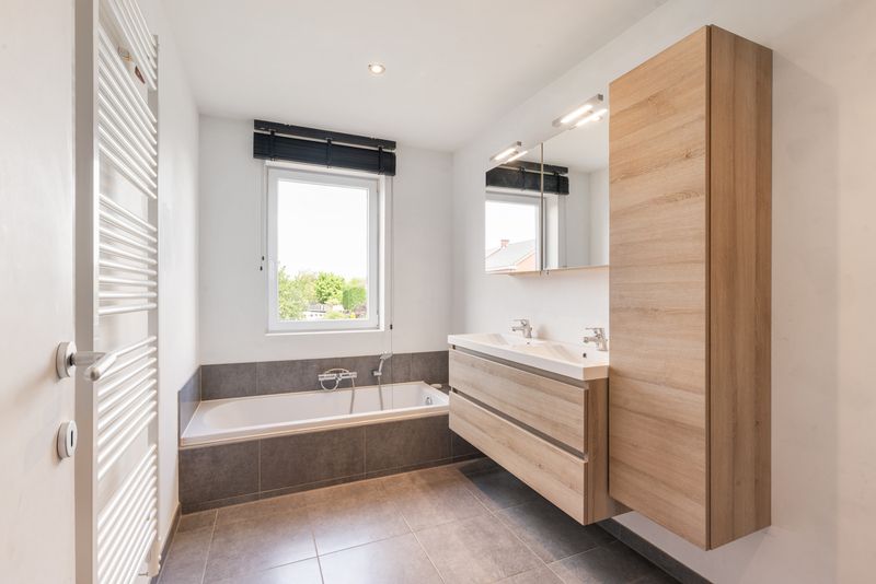 Half open bebouwing met 5 slaapkamers! Topligging! foto 6