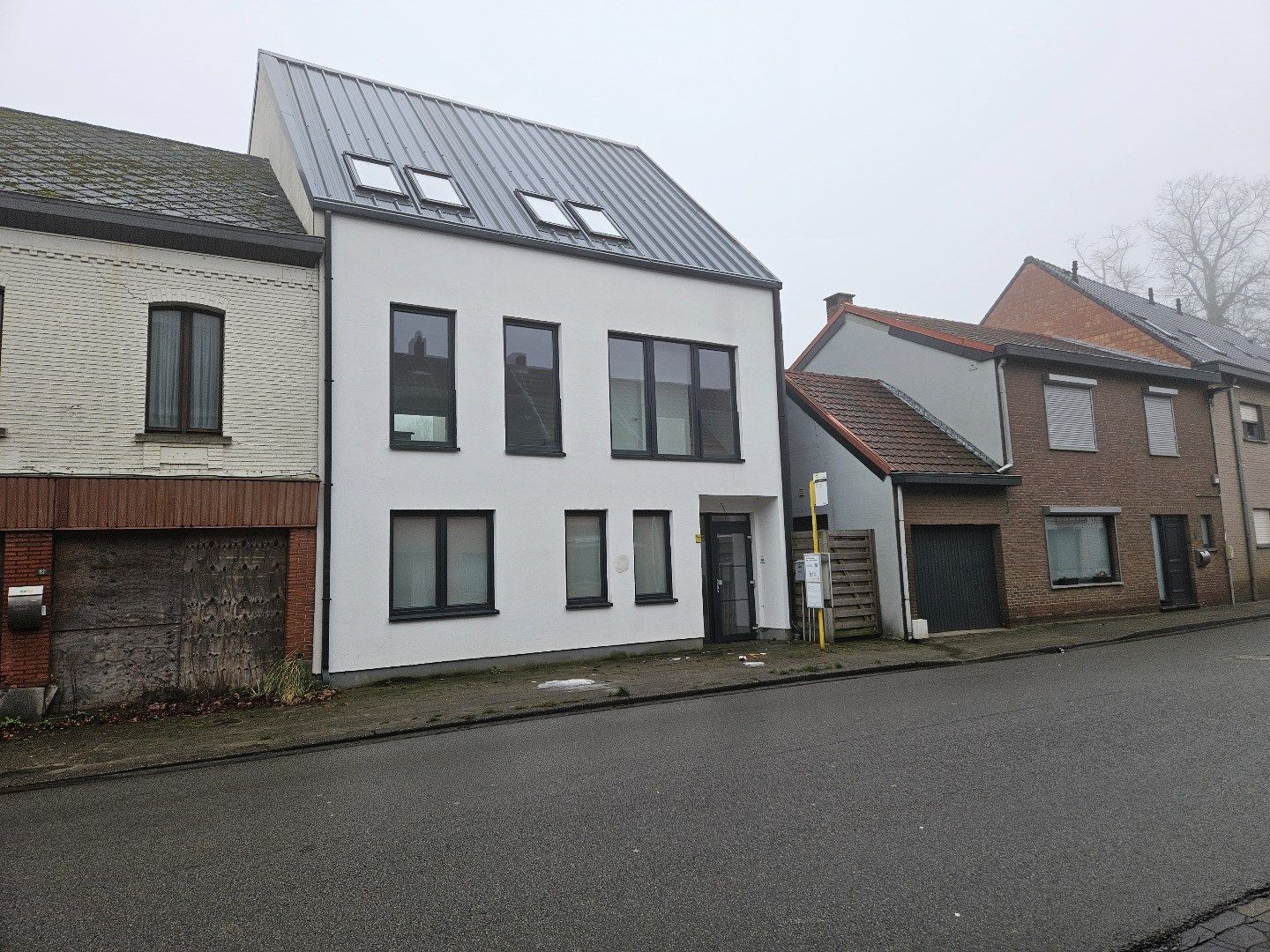 Energiezuinig duplex appartement met 3 slaapkamer en terras te Meerhout! foto {{pictureIndex}}