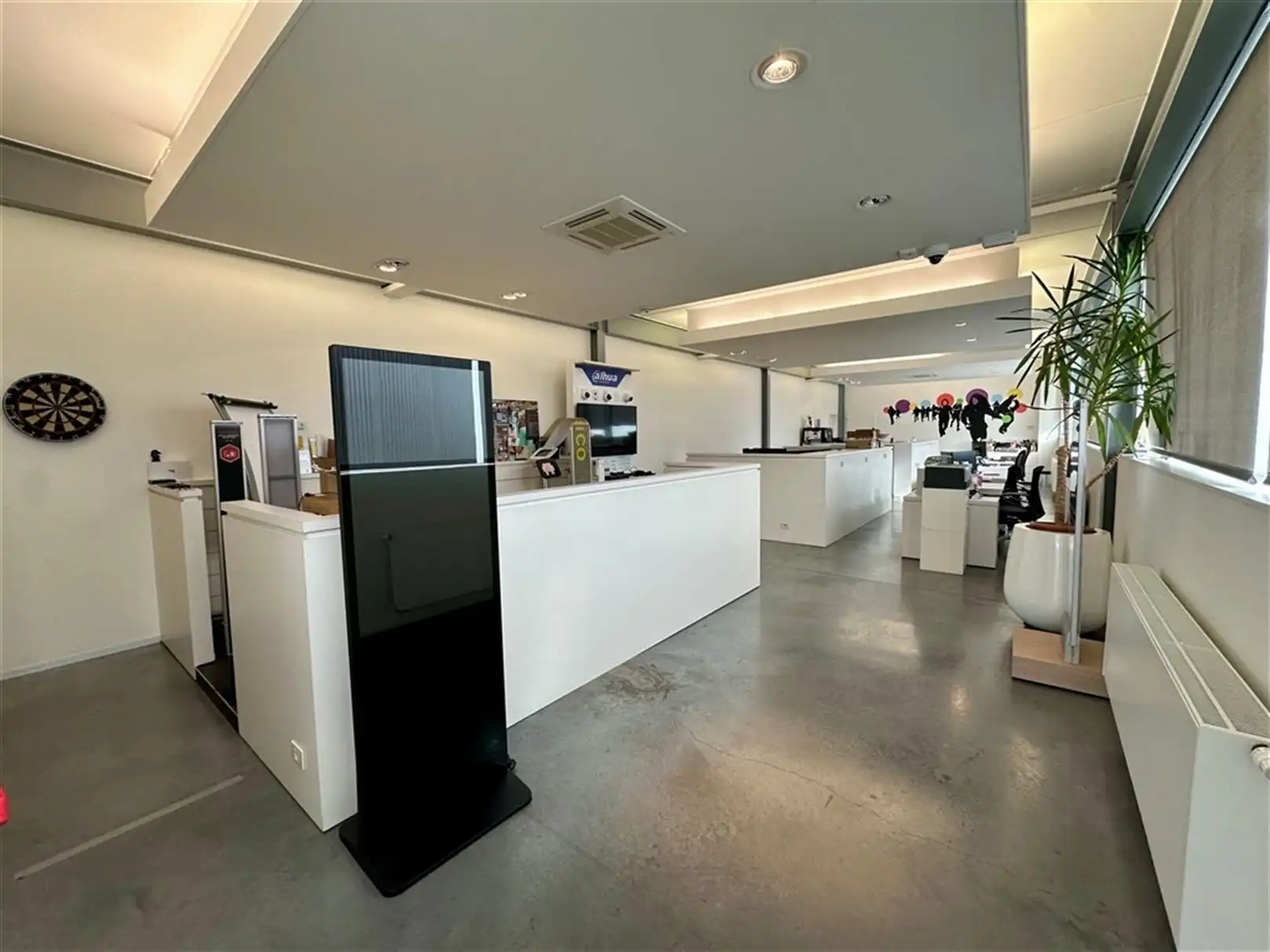 Magazijn met kantoren te koop in Gent nabij R4 foto 9