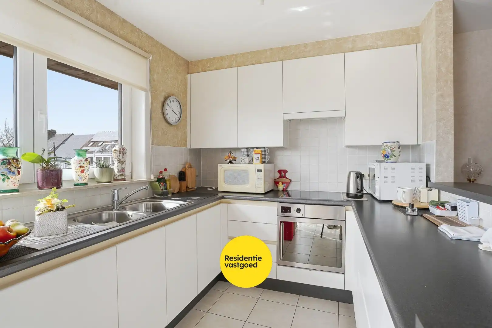 Volledig instapklaar appartement in het centrum van Eernegem foto 6