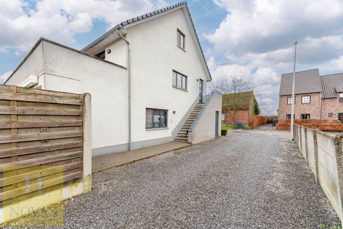 Unieke locatie, 3 slaapkamers, groot terras, heel ruime woonkamer foto 30