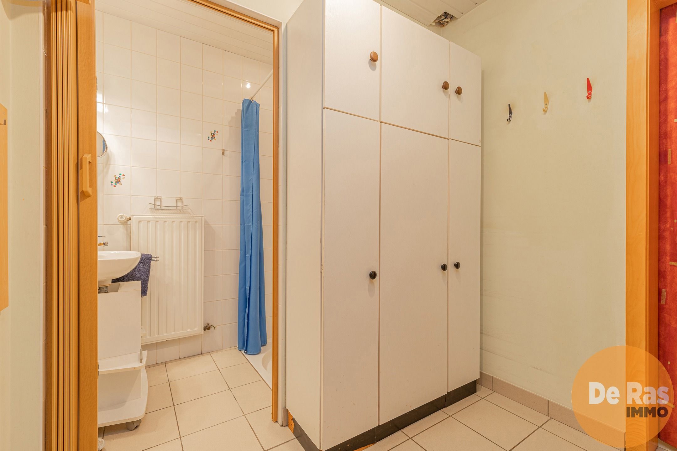 HILLEGEM - Villa in een rustige straat nabij invalswegen foto 11