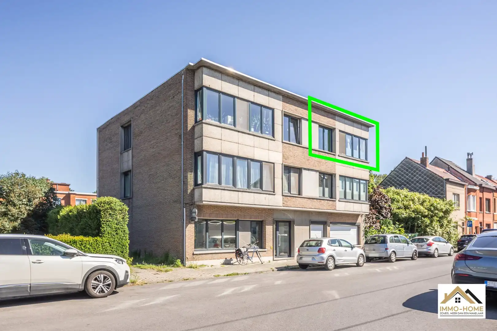 Ruim appartement met drie volwaardige slaapkamers  foto {{pictureIndex}}