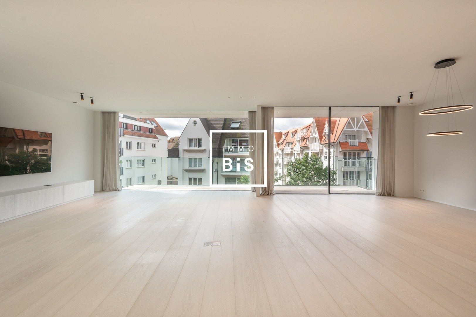 Uitzonderlijk appartement op de Kustlaan met zuidgericht terras foto {{pictureIndex}}