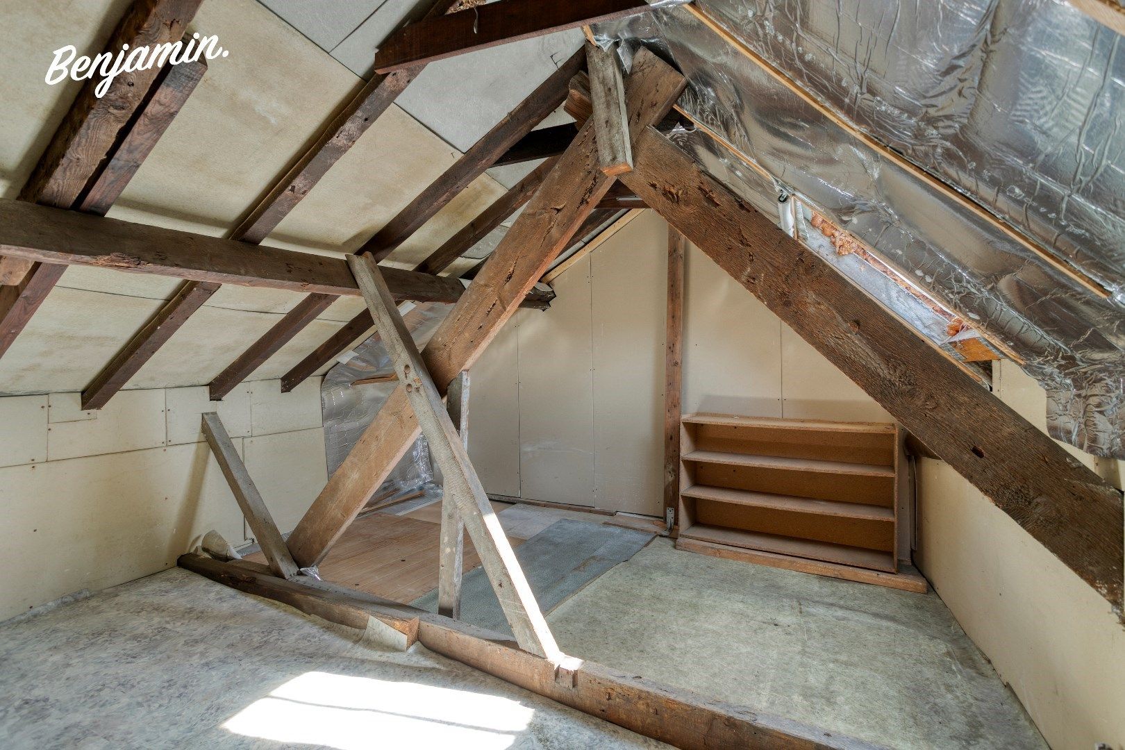 Rijwoning met 2 slaapkamers en ruime zolder in Kuurne foto 14