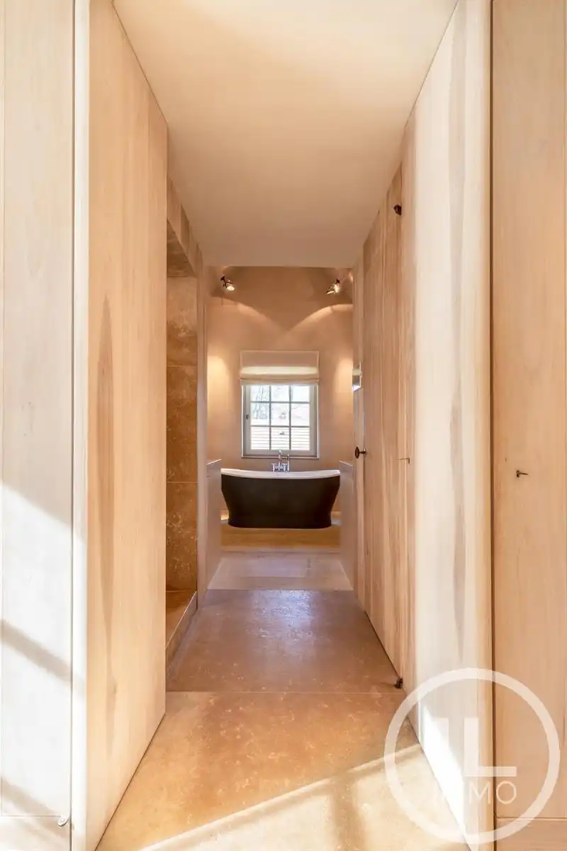 Schitterend domein van 7,7 ha met prachtige villa, zwembad, guesthouse, ruime schuur en uitgebreide paardenfaciliteiten. foto 19