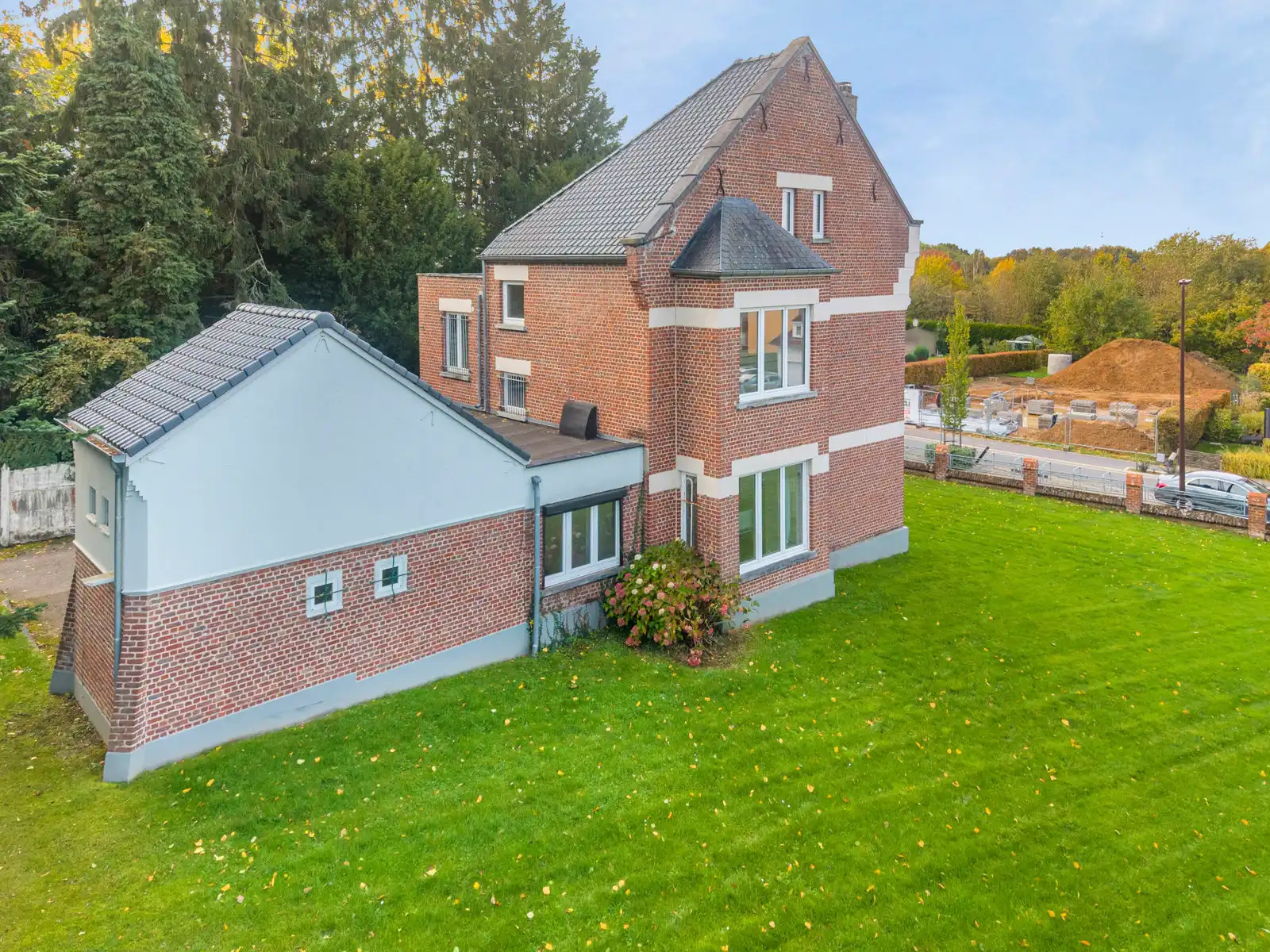Karaktervolle herenwoning MET RUIM ATELIER en prachtige tuin foto 4