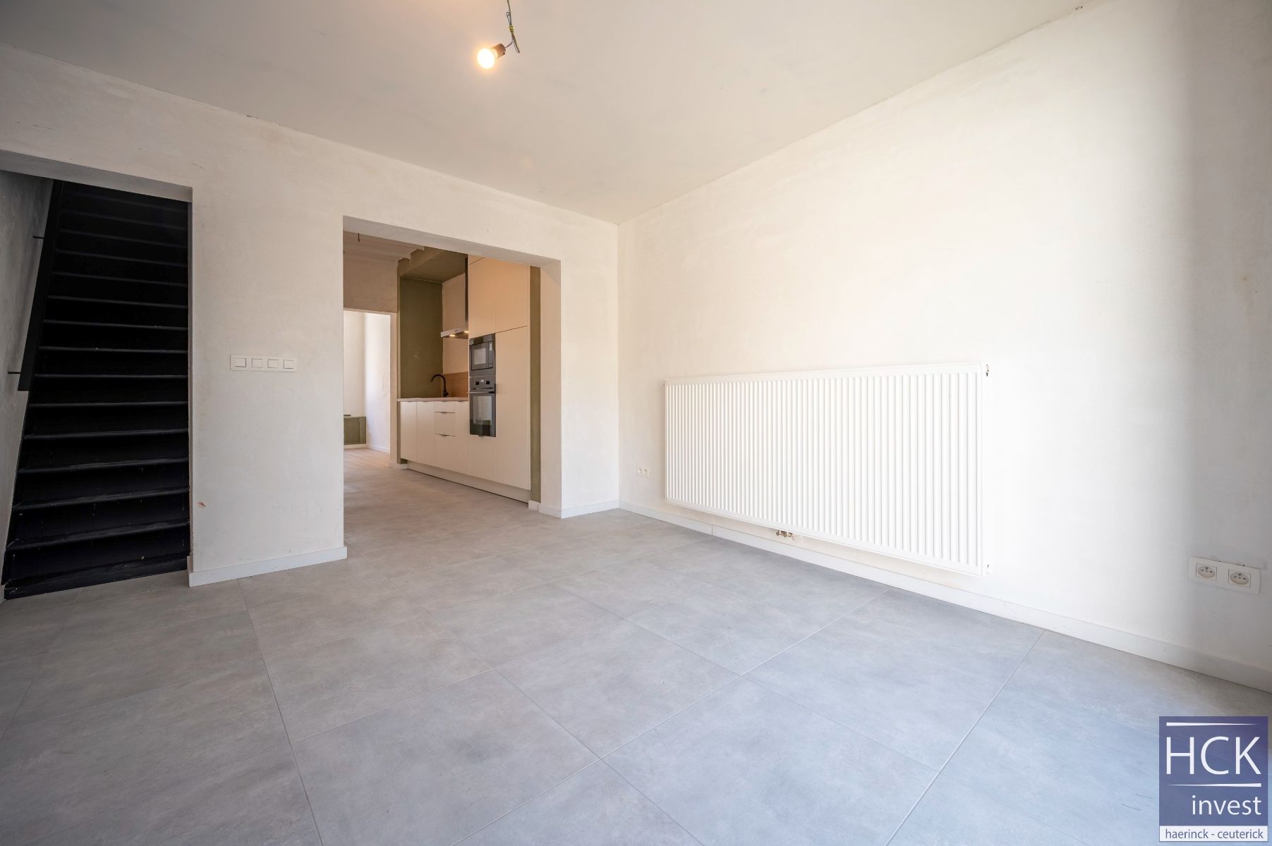 WAREGEM - Nieuw gerenoveerde woning met 2 SLPK. in hartje Waregem! foto 7
