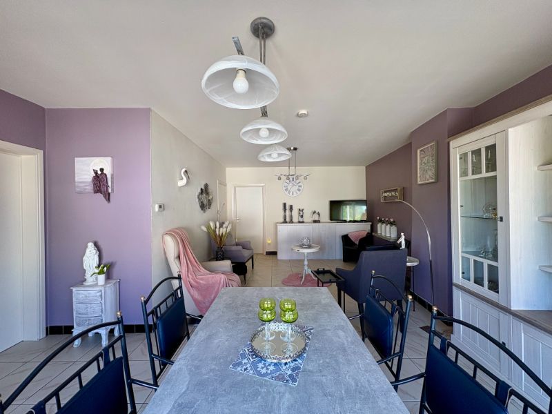APPARTEMENT MET TWEE SLAAPKAMERS - TERRAS EN GARAGE foto 4