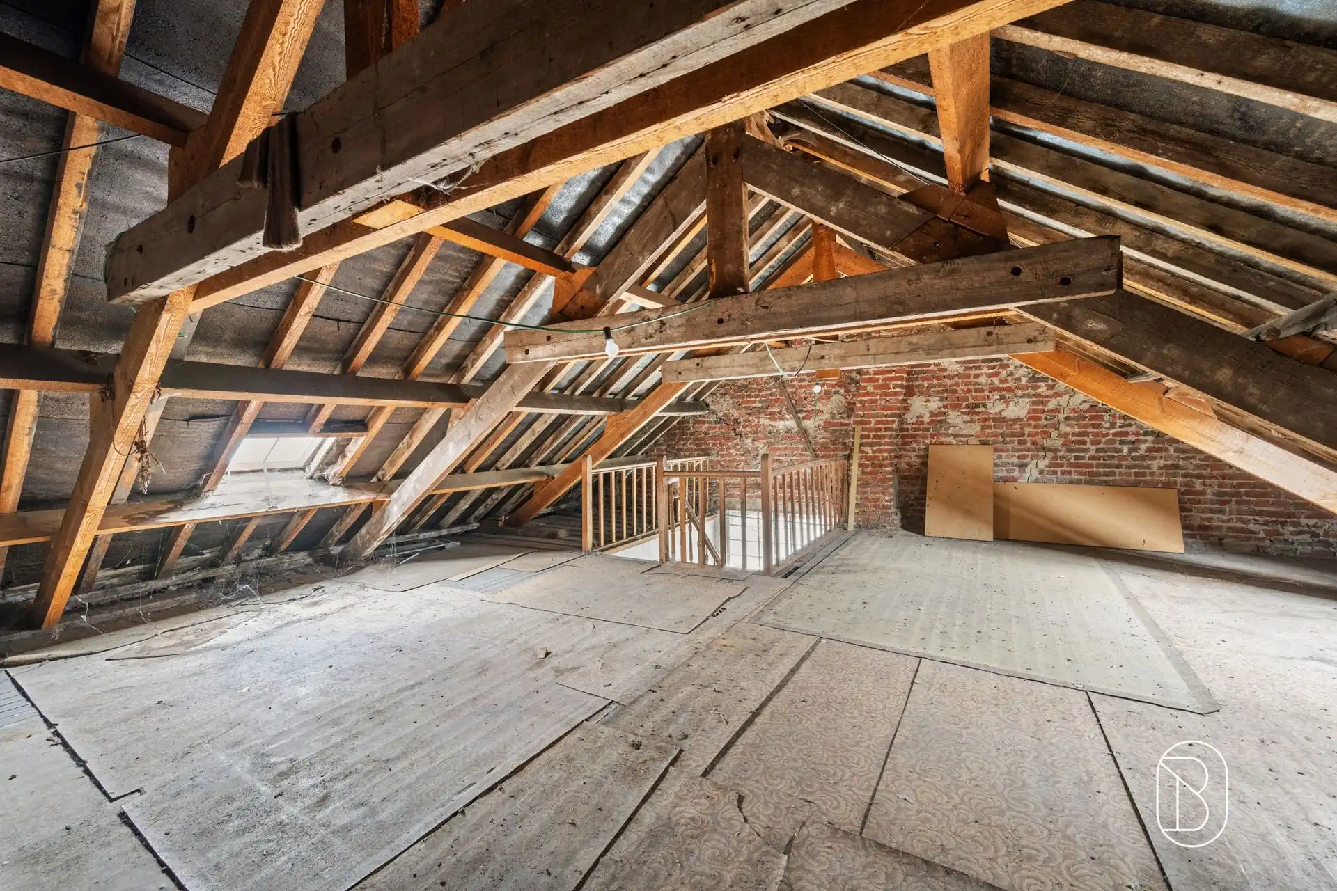 Woning met tuin en grote garage  foto 17