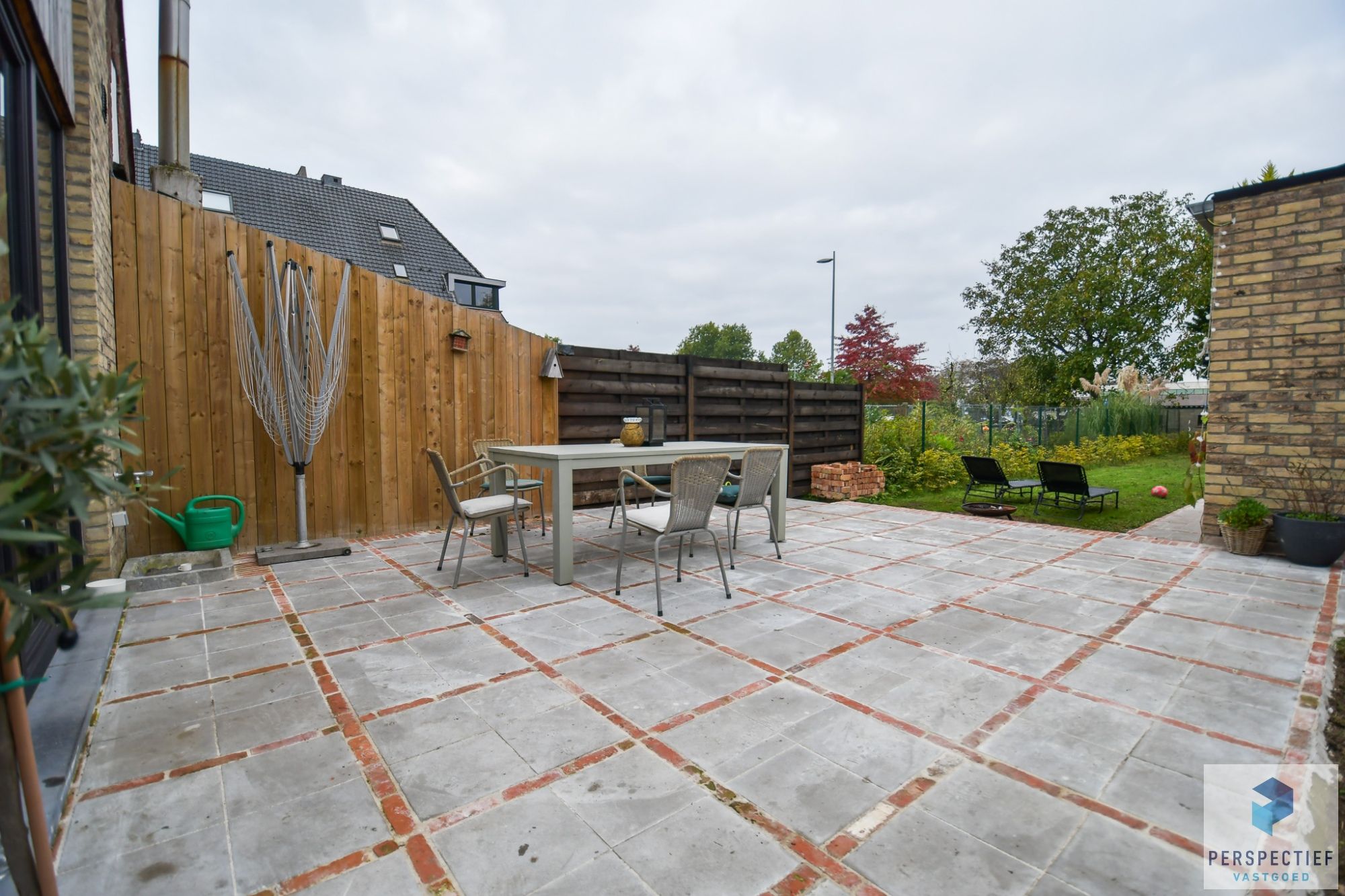 Uiterst GOED gelegen VERNIEUWDE woning met GROTE tuin foto 14