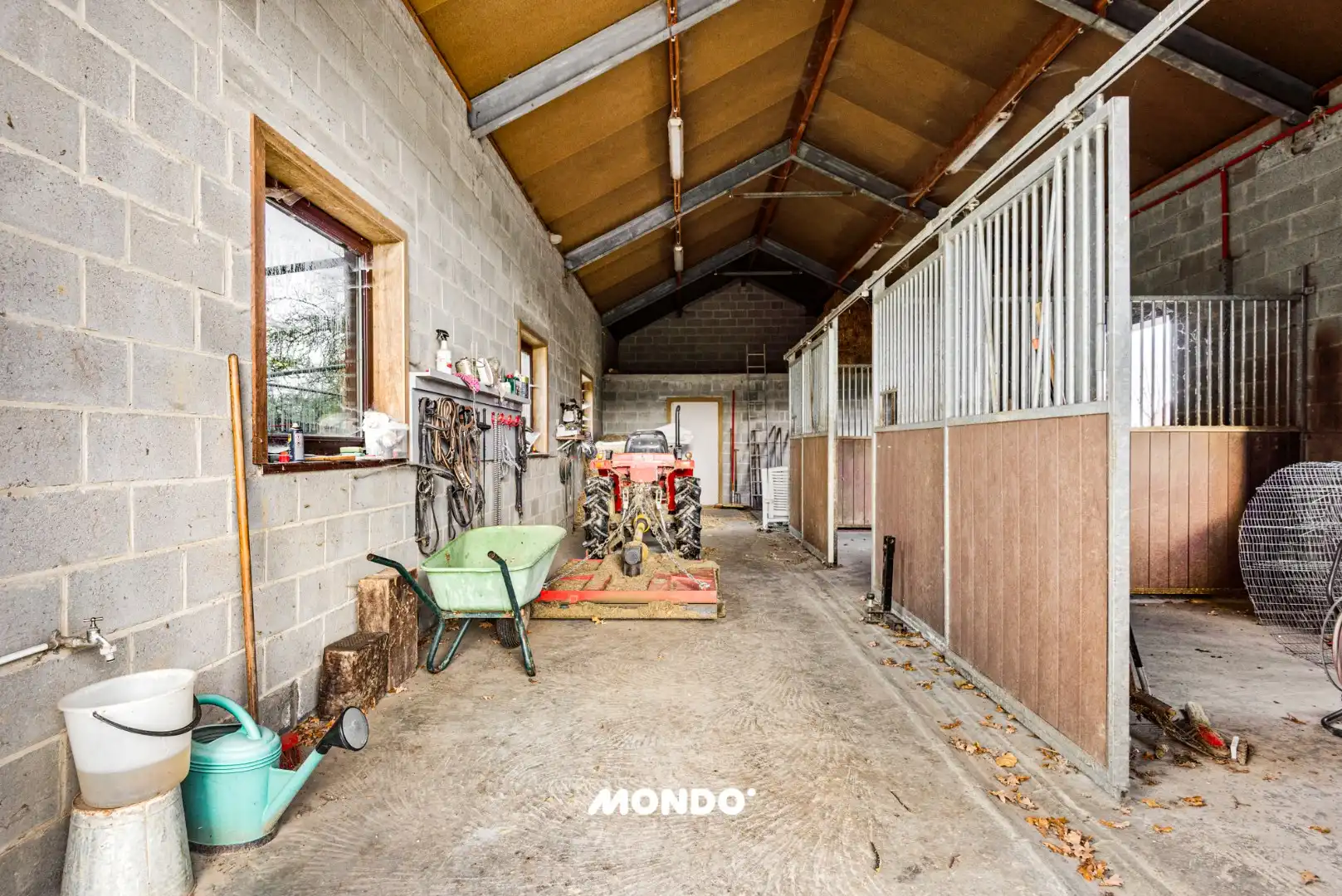 Unieke hoeve  (1.56ha) met paardenfaciliteiten & overdekt zwembad. foto 35