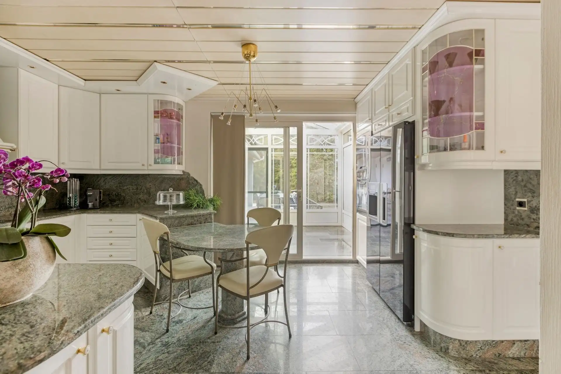 Vrijstaande villa van 306 m² op 17a95ca, gelegen vlak bij Connecterra, de toegangspoort tot het Nationaal Park Hoge Kempen, en op wandelafstand van Maasmechelen Village! foto 14