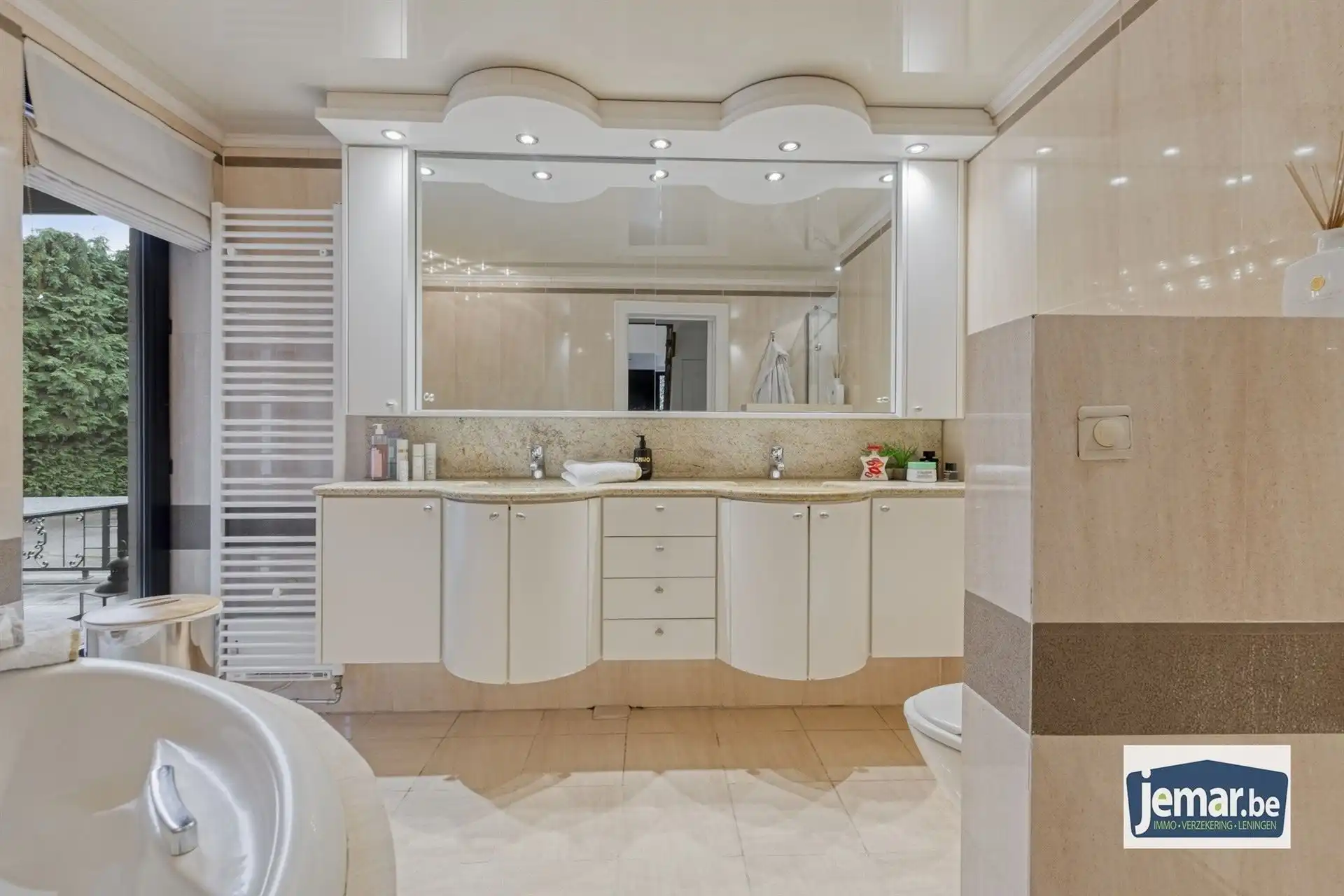 Vrijstaande villa van 306 m² op 17a95ca, gelegen vlak bij Connecterra, de toegangspoort tot het Nationaal Park Hoge Kempen, en op wandelafstand van Maasmechelen Village! foto 14