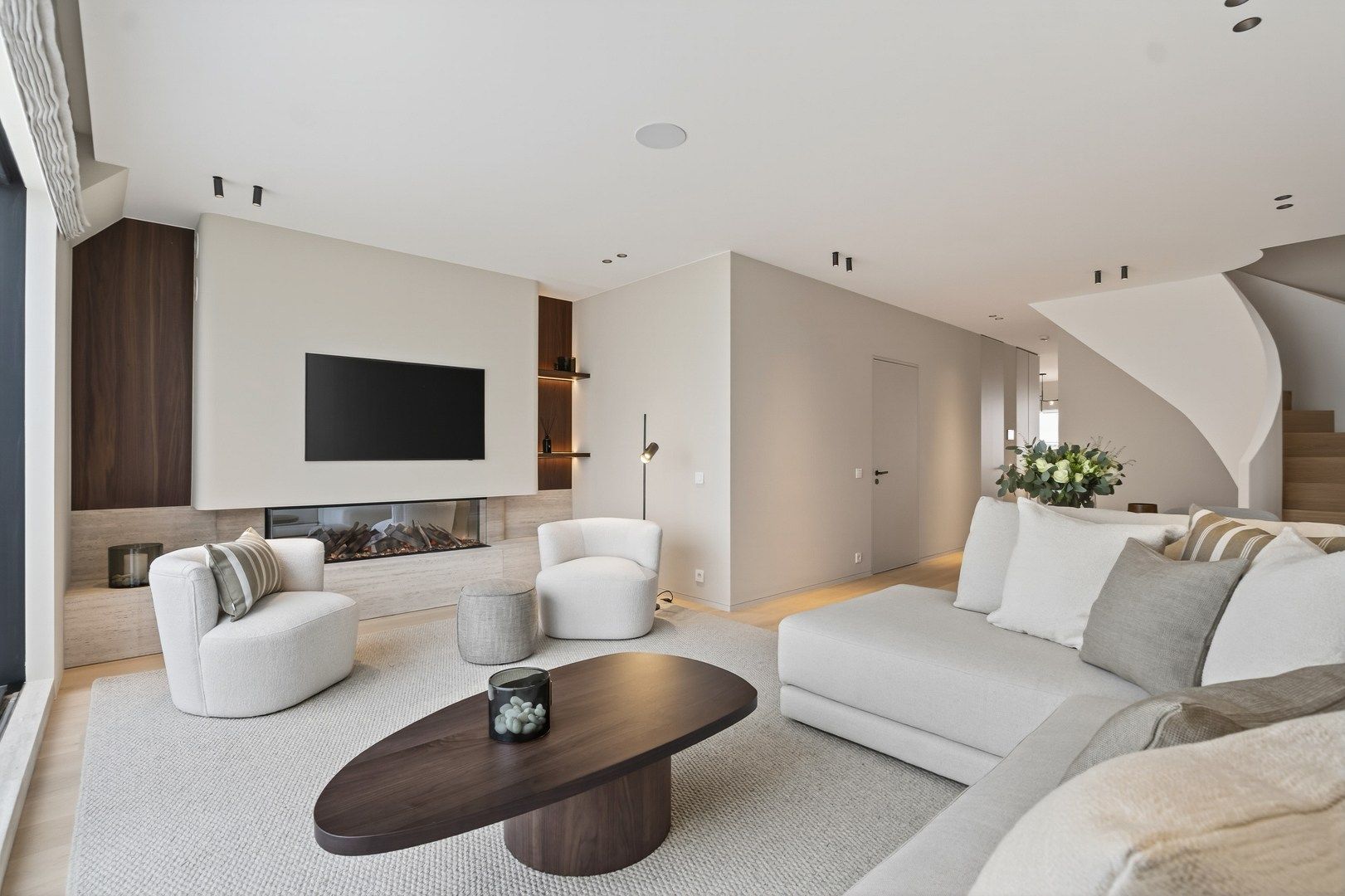 Milenka - Duplex-penthouse 8e + 9e verdieping – Iconisch wonen boven Het Zoute foto {{pictureIndex}}