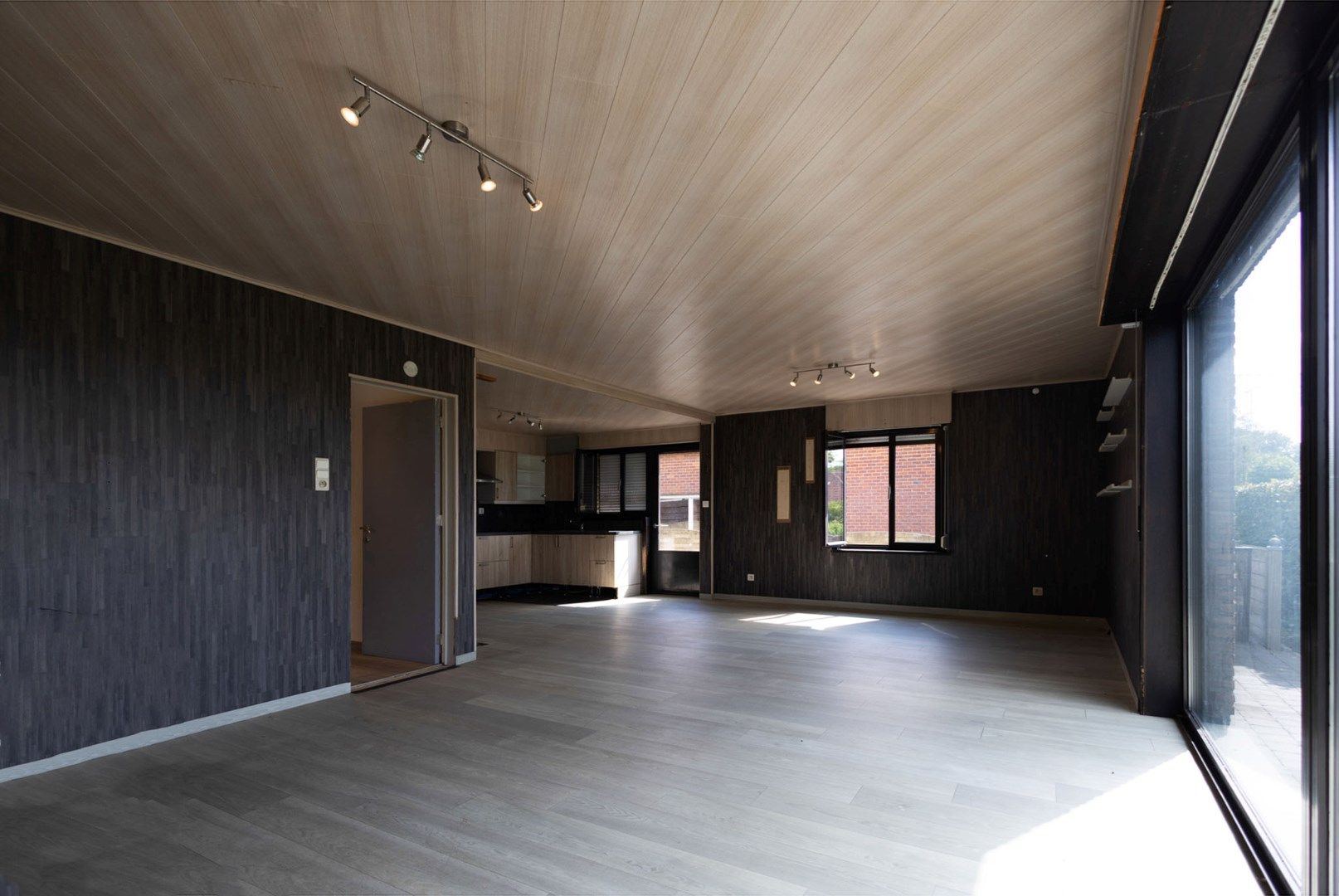 Bungalow met 2 slpks en bijgebouwen landelijk gelegen te Adegem foto 10