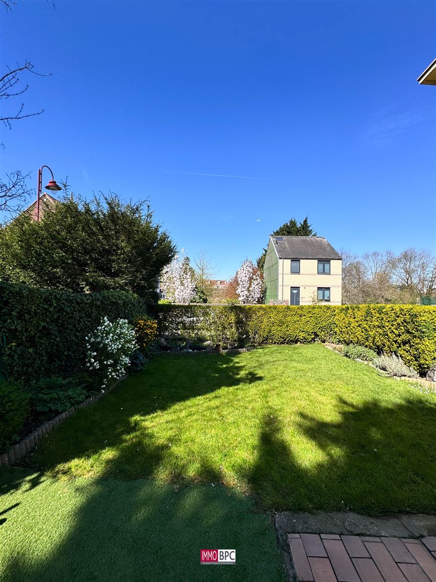 Ruime en charmante woning met zonnige tuin  foto 10