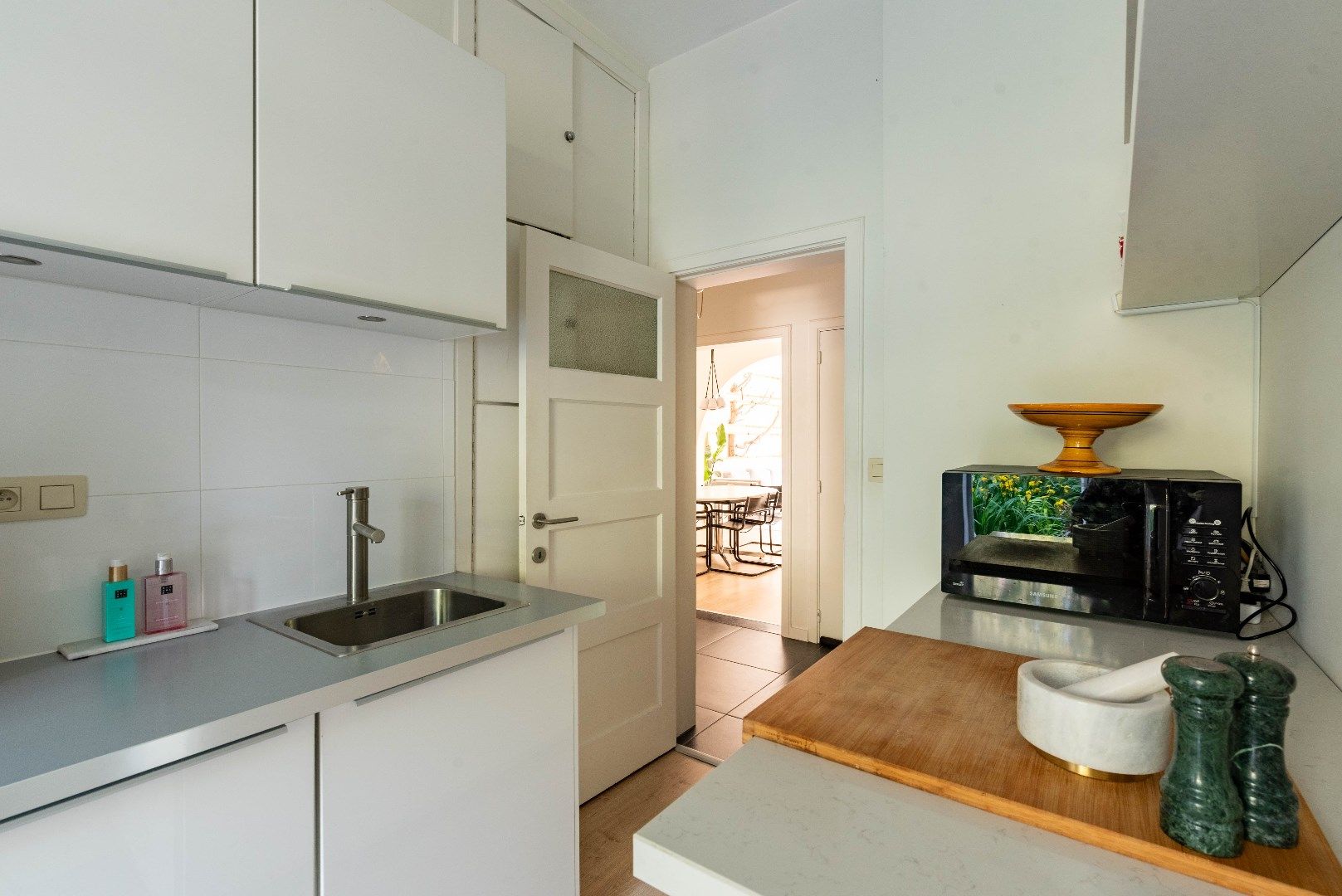 Gemeubeld appartement met tuin  foto 14