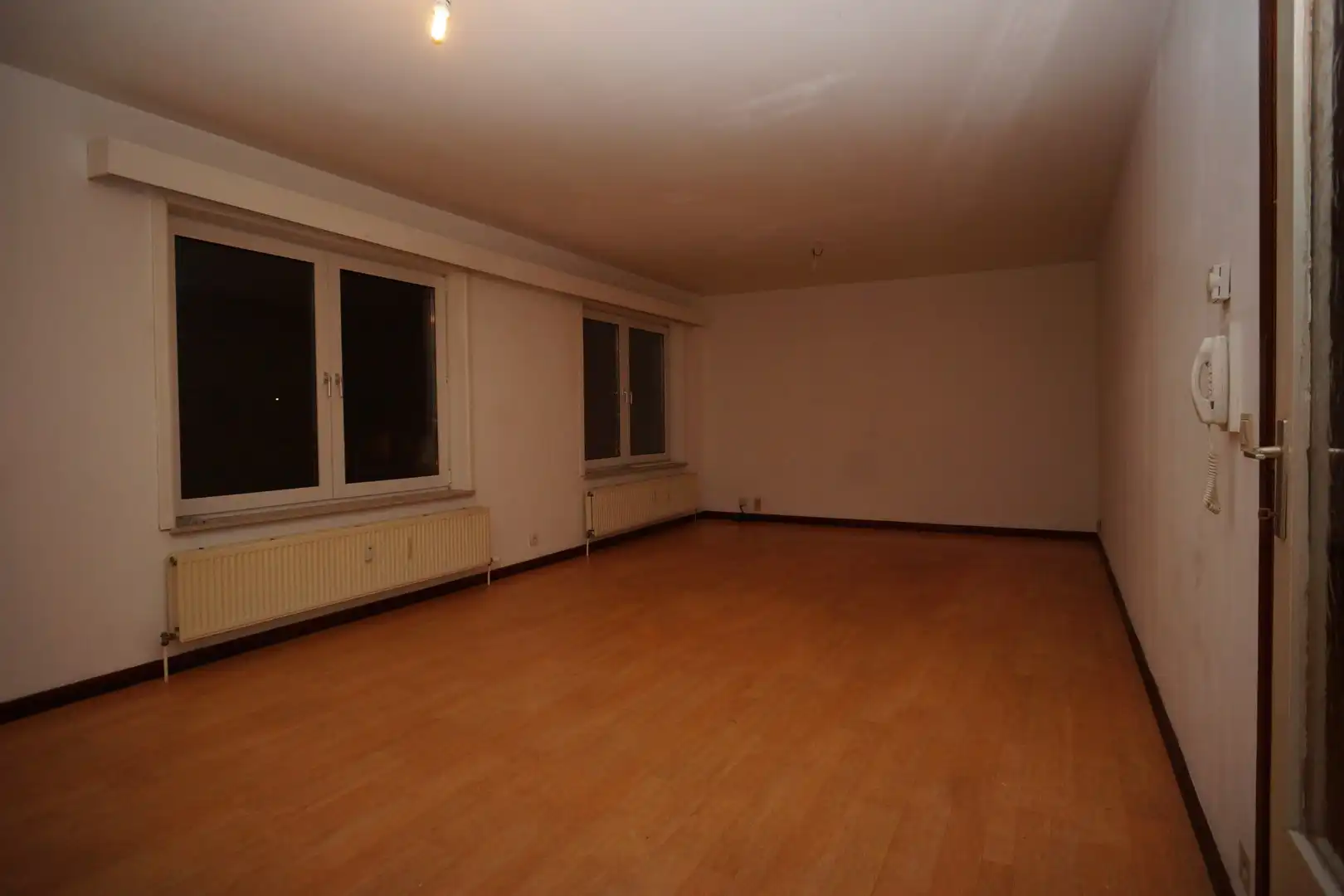 Ruim appartement met 3 slaapkamers gelegen tegenover de kerk van Wiemesmeer foto 2