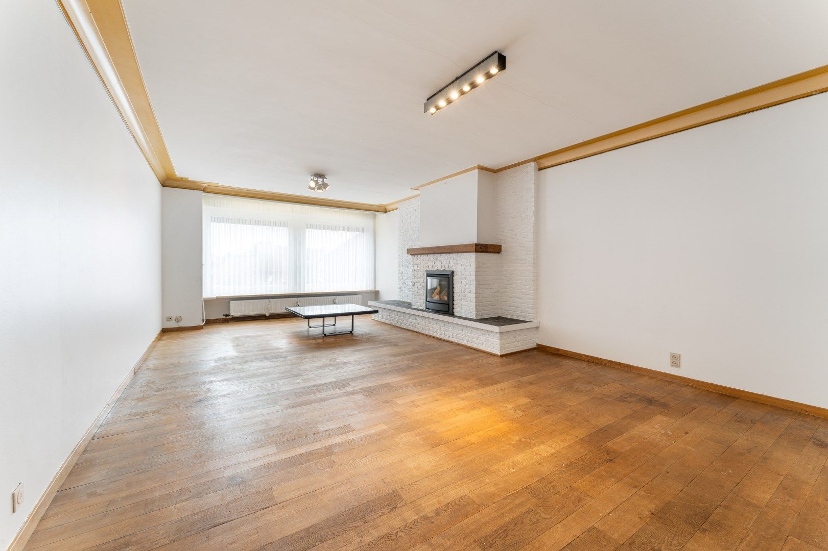 Ruim appartement met terras, lift en 3 slaapkamers in Izegem - bouwjaar 1978 - EPC-waarde 220.00 - Energielabel C - 119.00m² bewoonbare oppervlakte - 1 badkamer foto 1