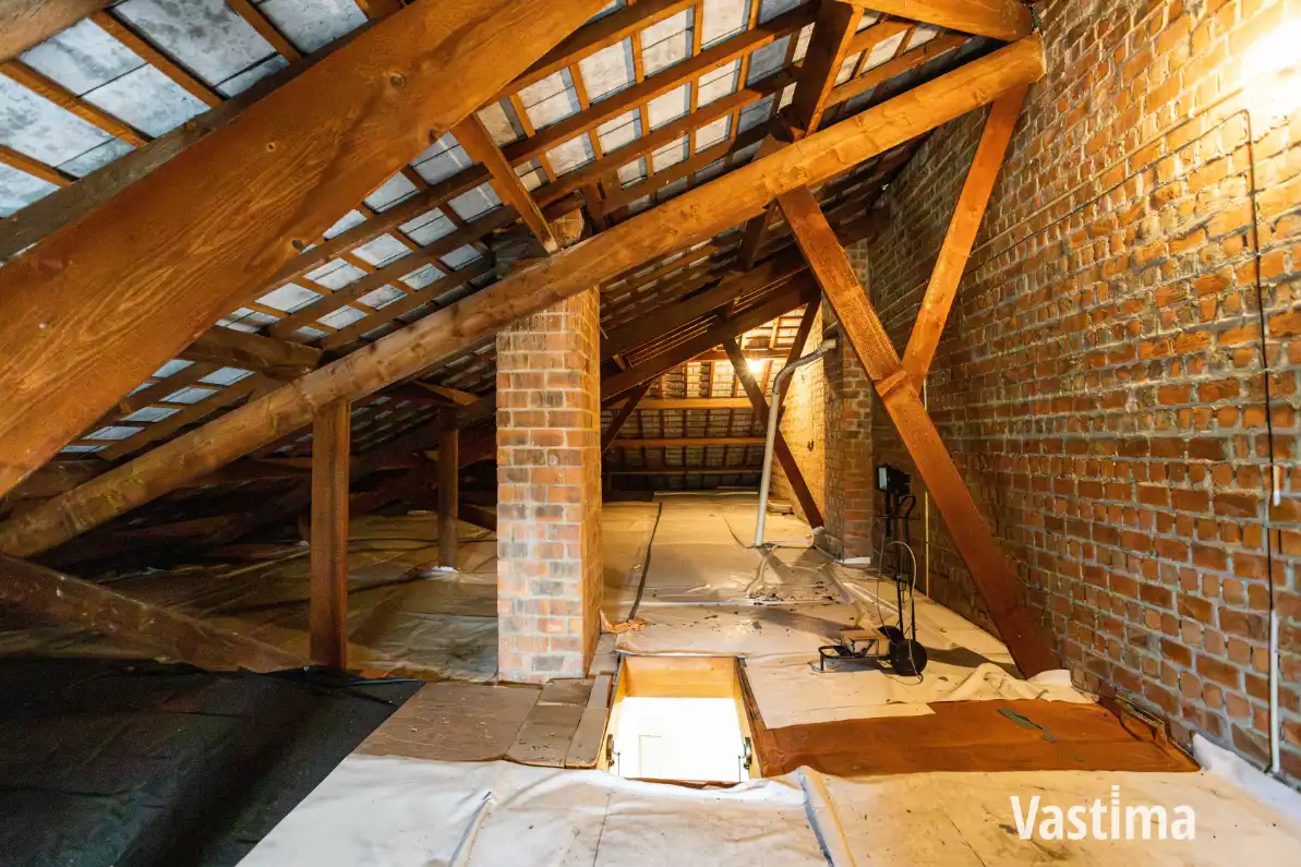 Rustig gelegen halfopen woning met dubbele garage en veel potentieel foto 20