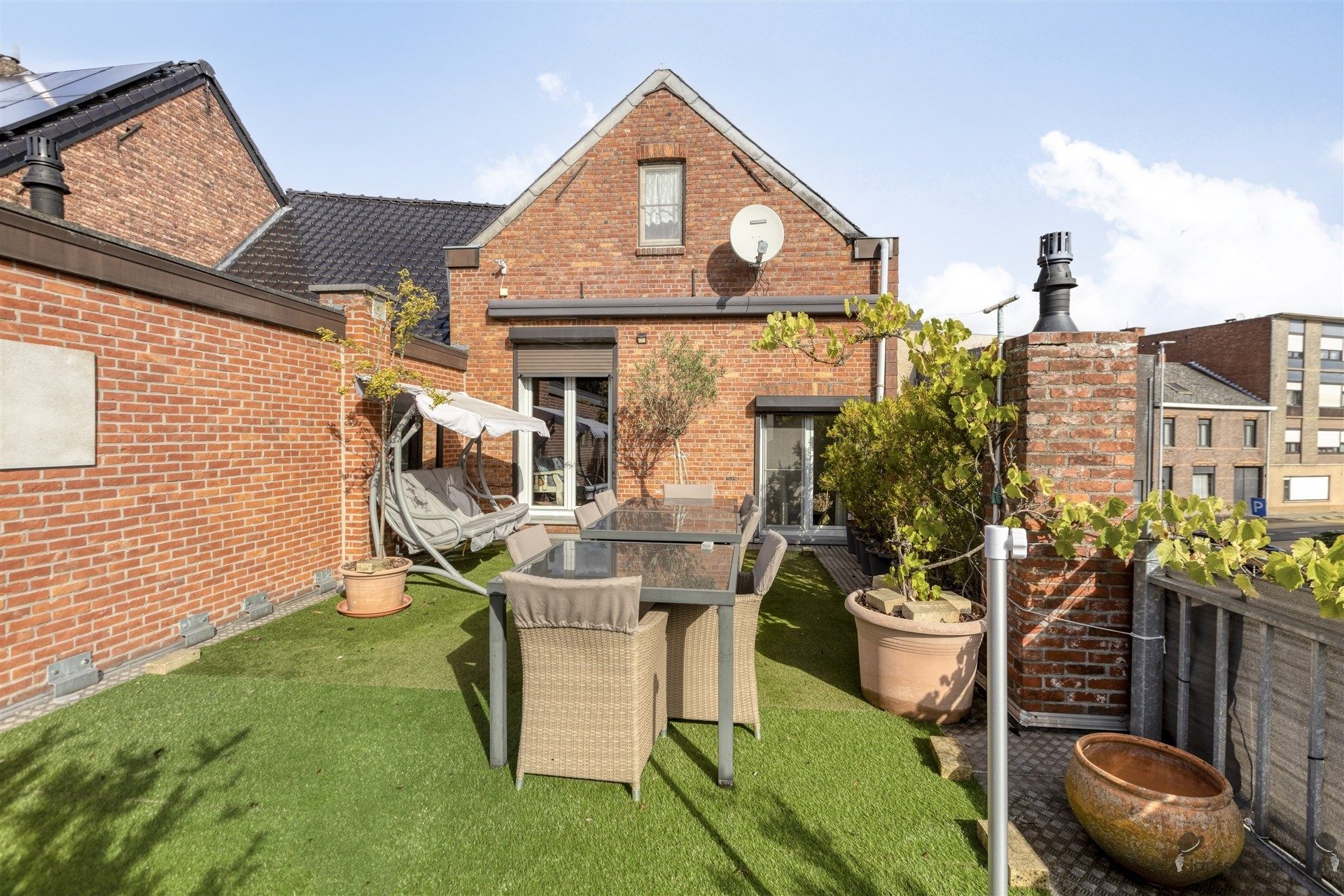 Instapklare halfopen bebouwing met zuidgericht dakterras in Mol foto 18