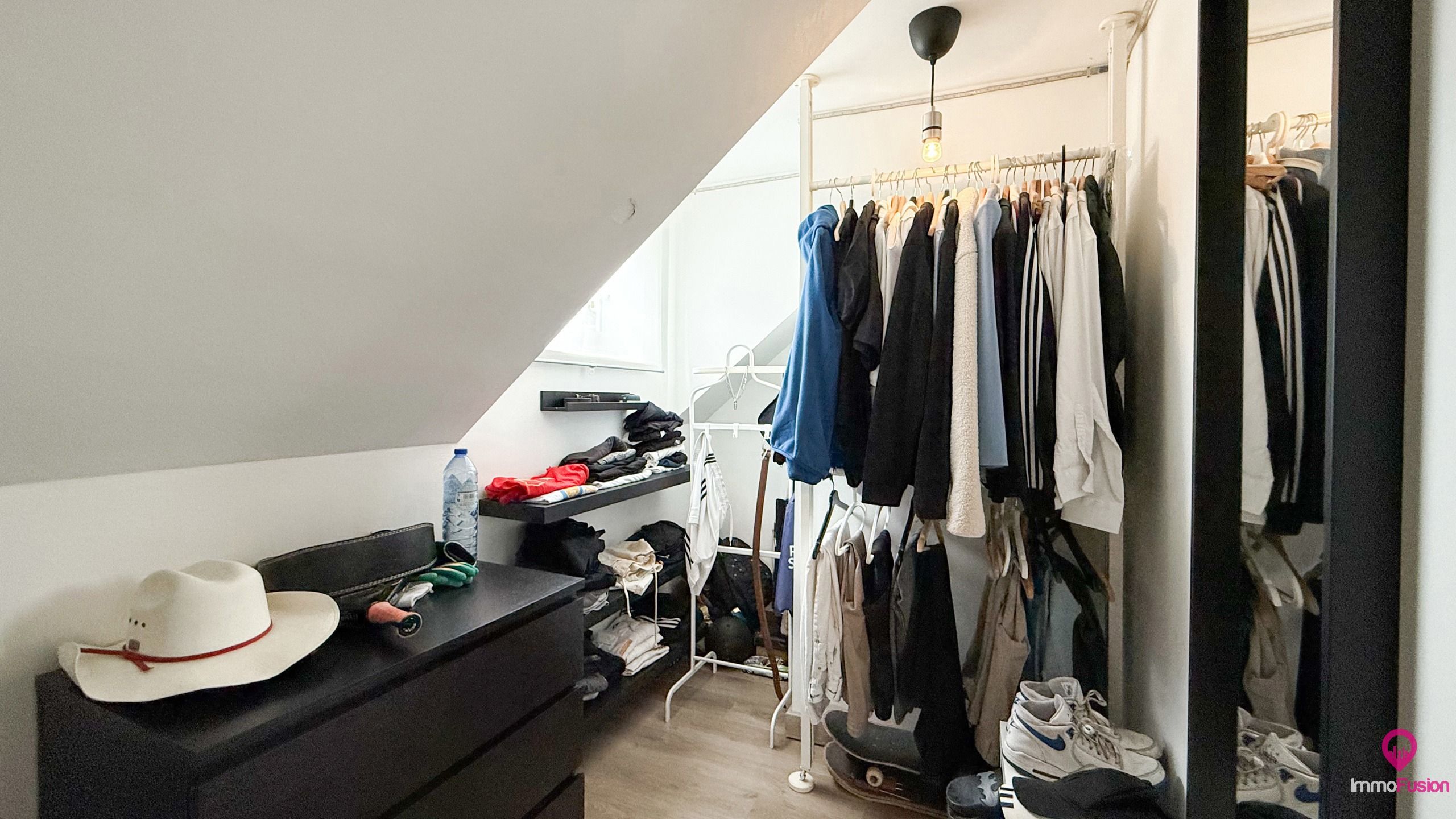 Prachtige woning met praktijkruime en paardenweide achteraan! foto 36